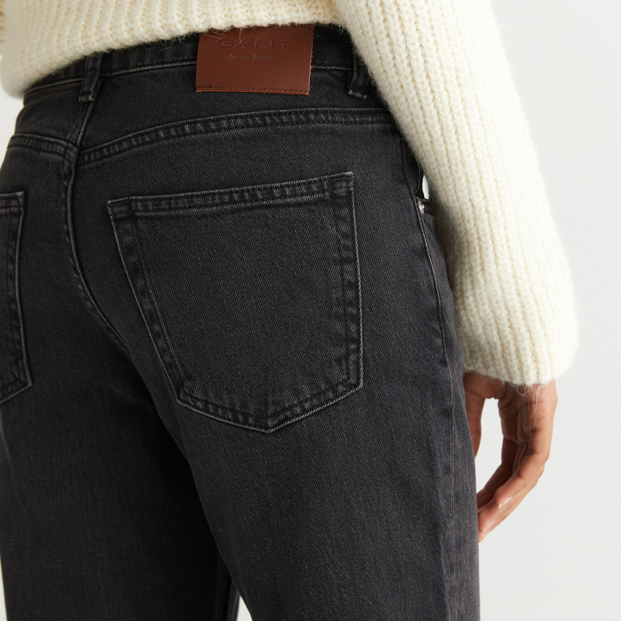 GANT Kadın Siyah Straight Fit Jean