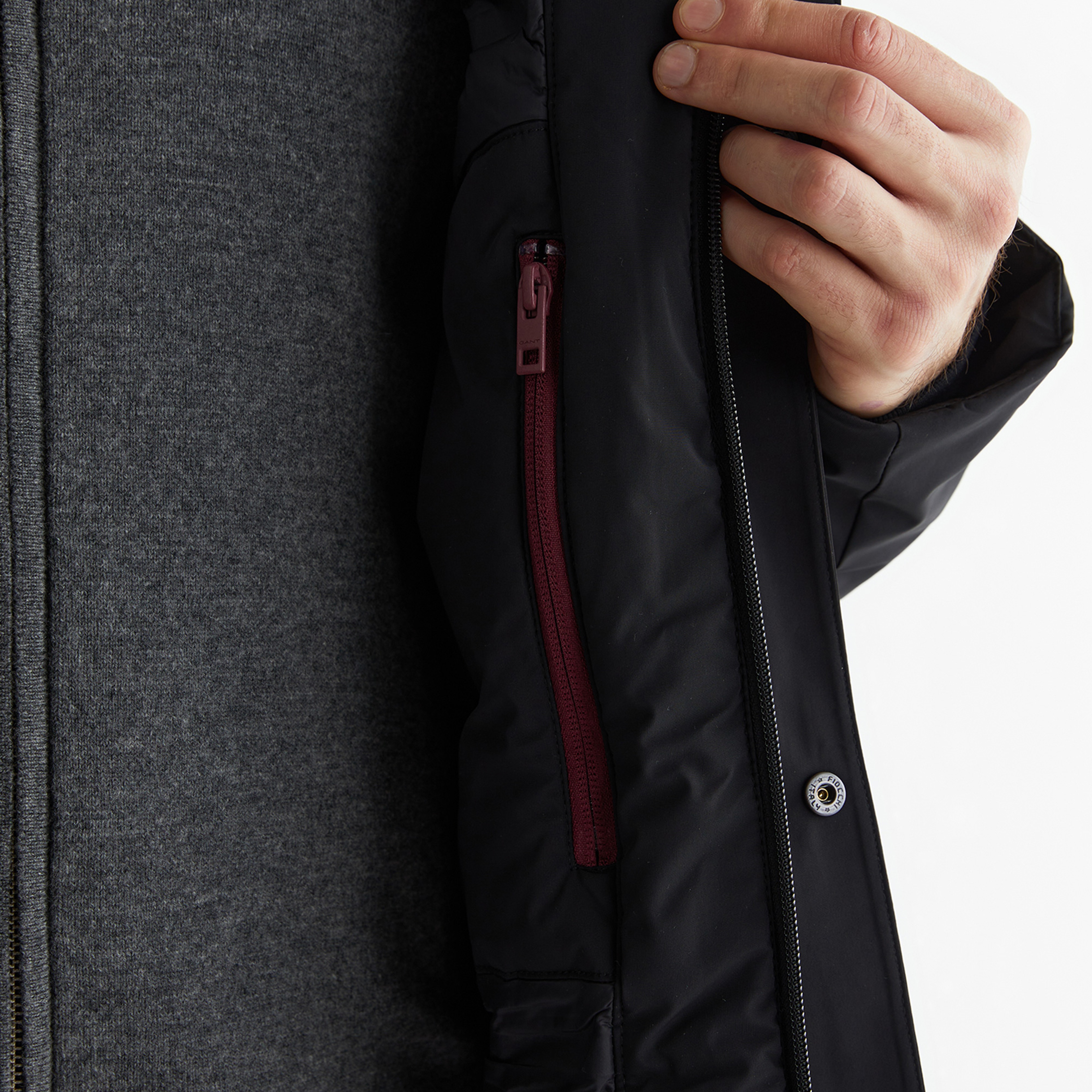 GANT Erkek Siyah Standart Fit Kapüşonlu Mont