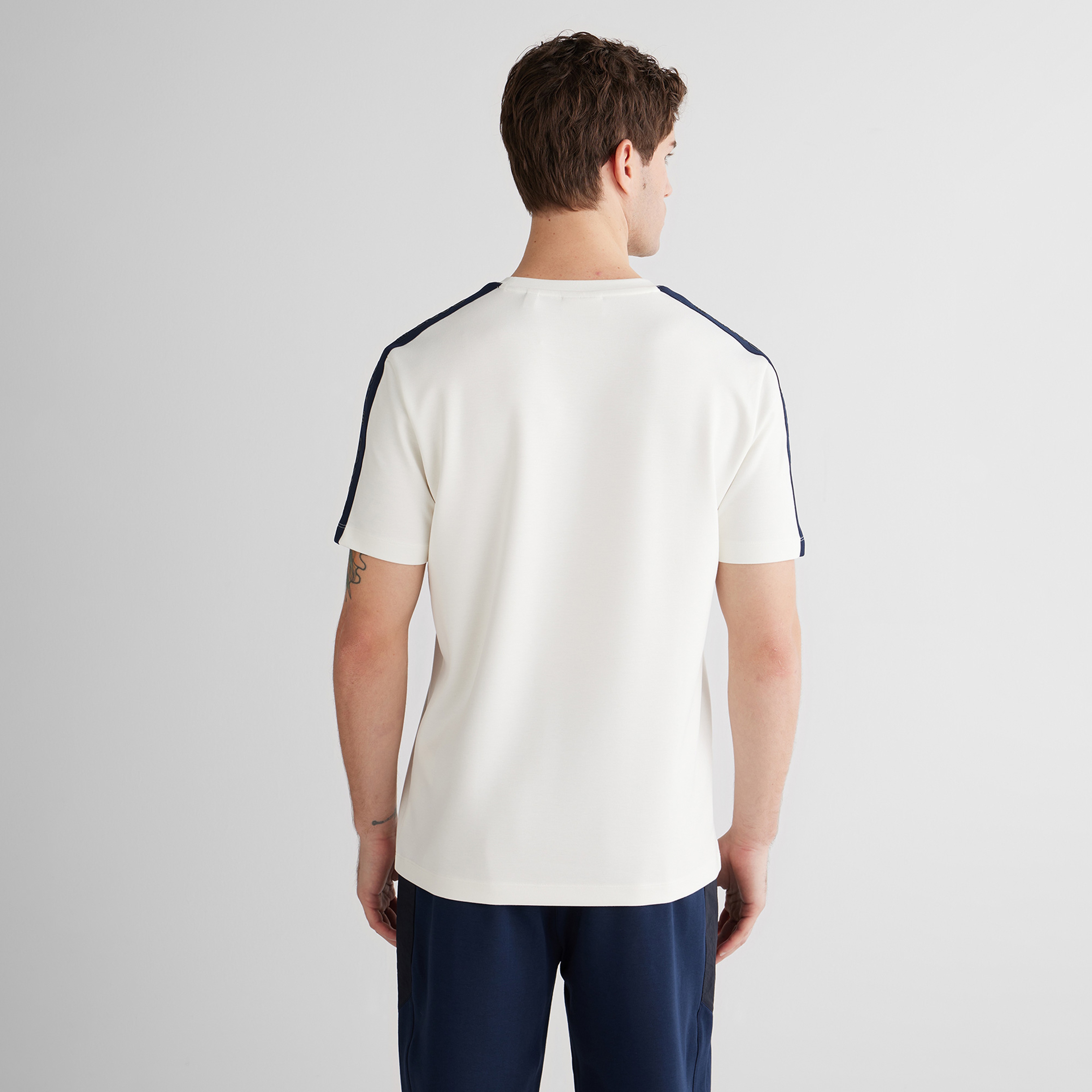 GANT Erkek Beyaz Regular Fit T-Shirt