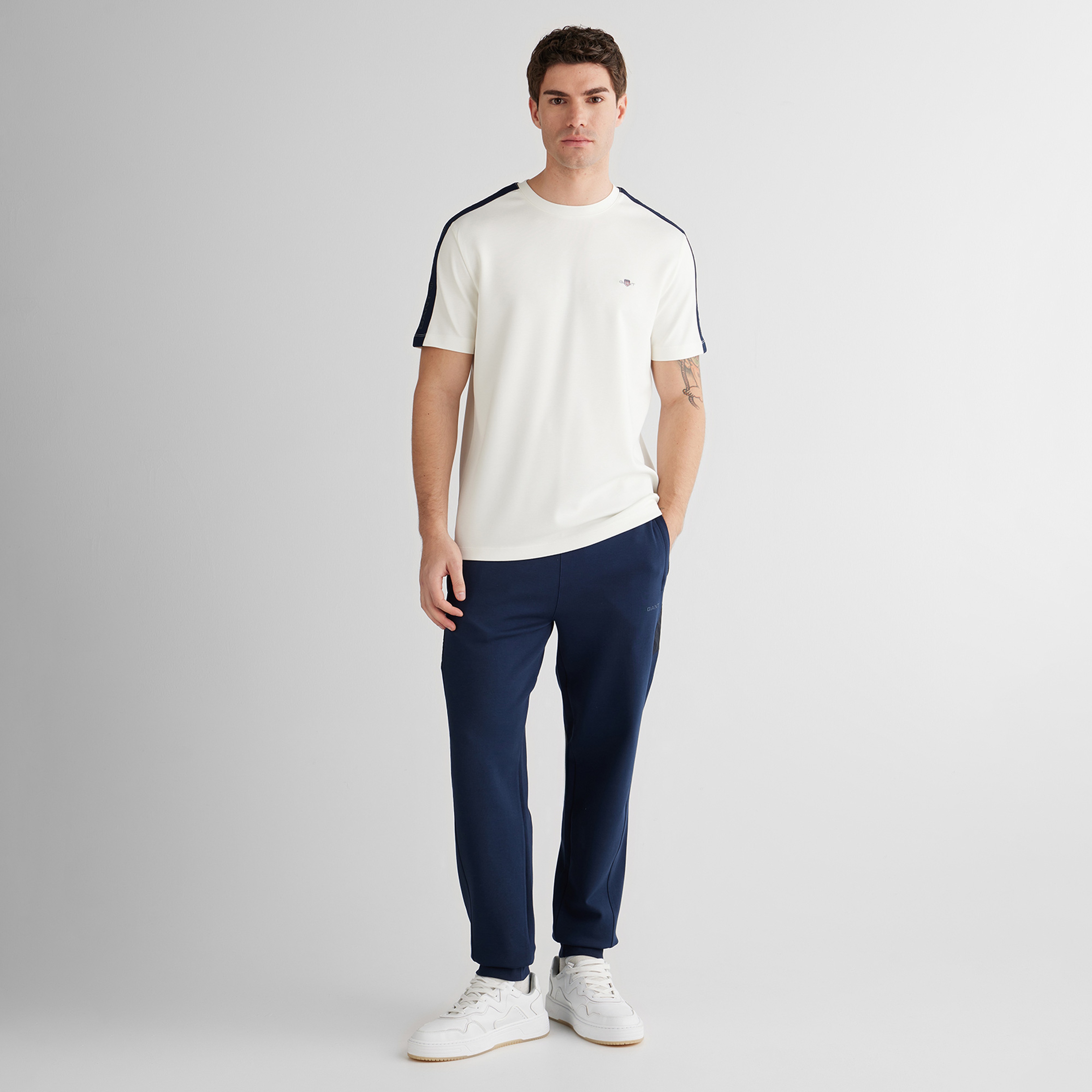 GANT Erkek Beyaz Regular Fit T-Shirt