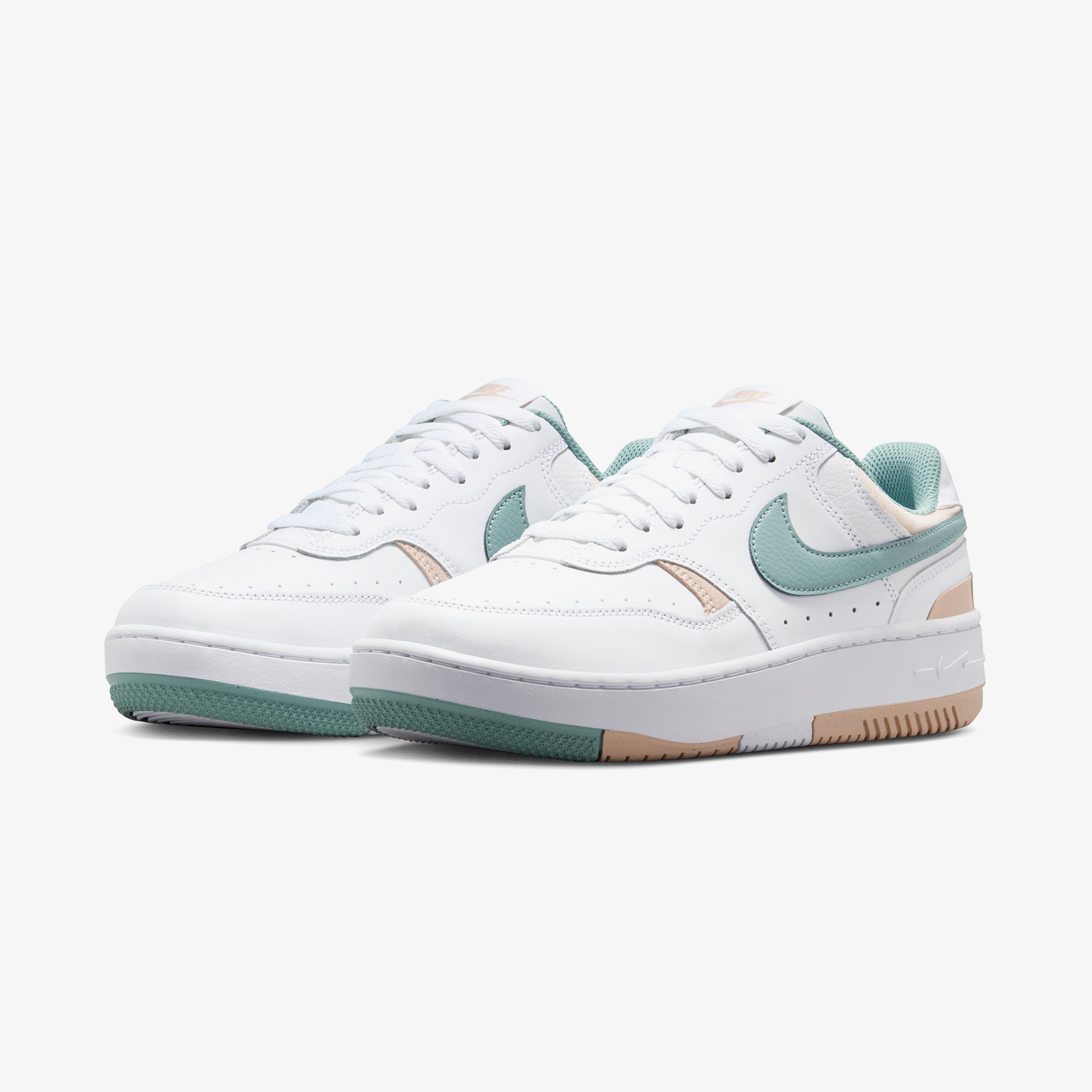 Nike  Gamma Force Kadın Beyaz Spor Ayakkabı