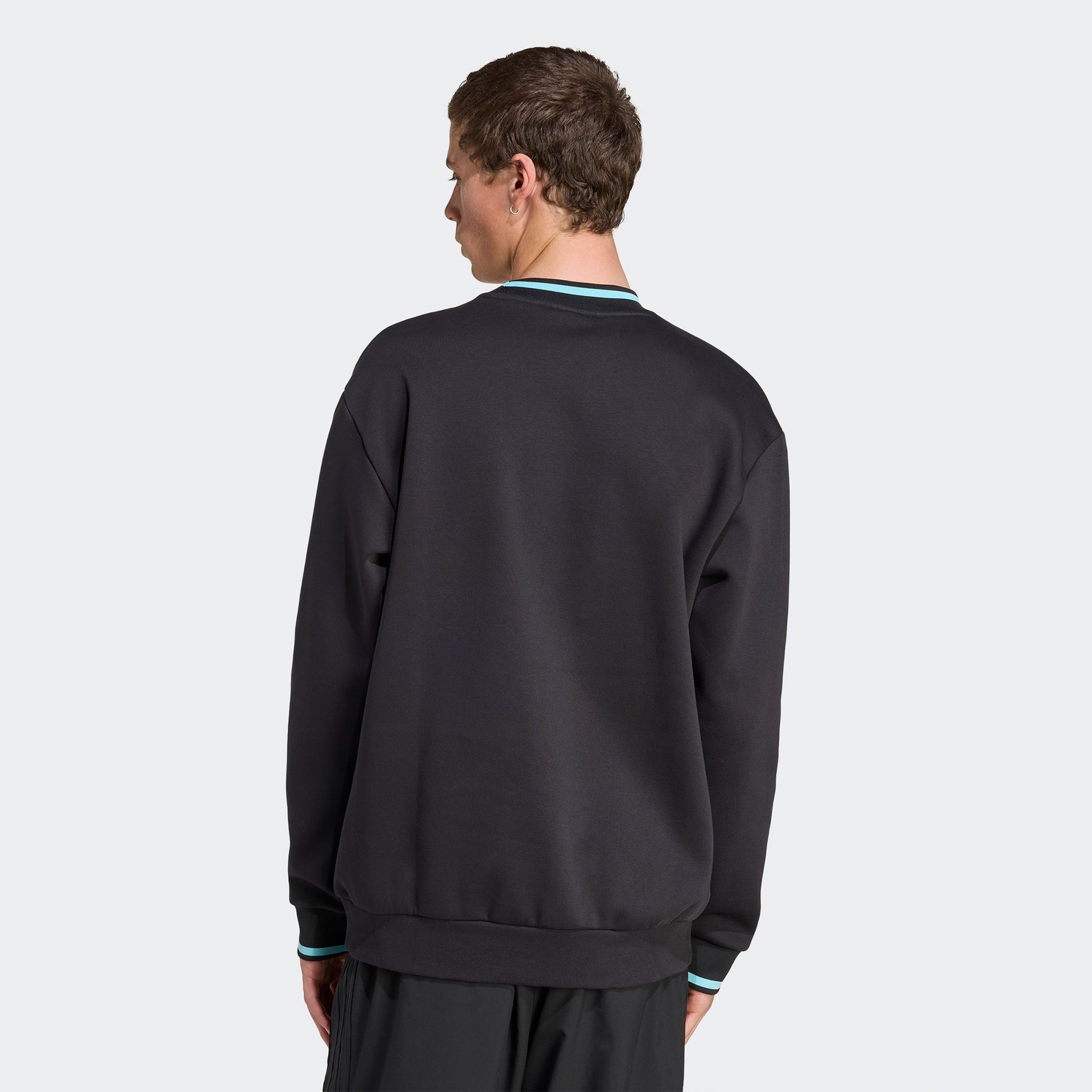 adidas Crewneck Erkek Siyah Sweatshirt