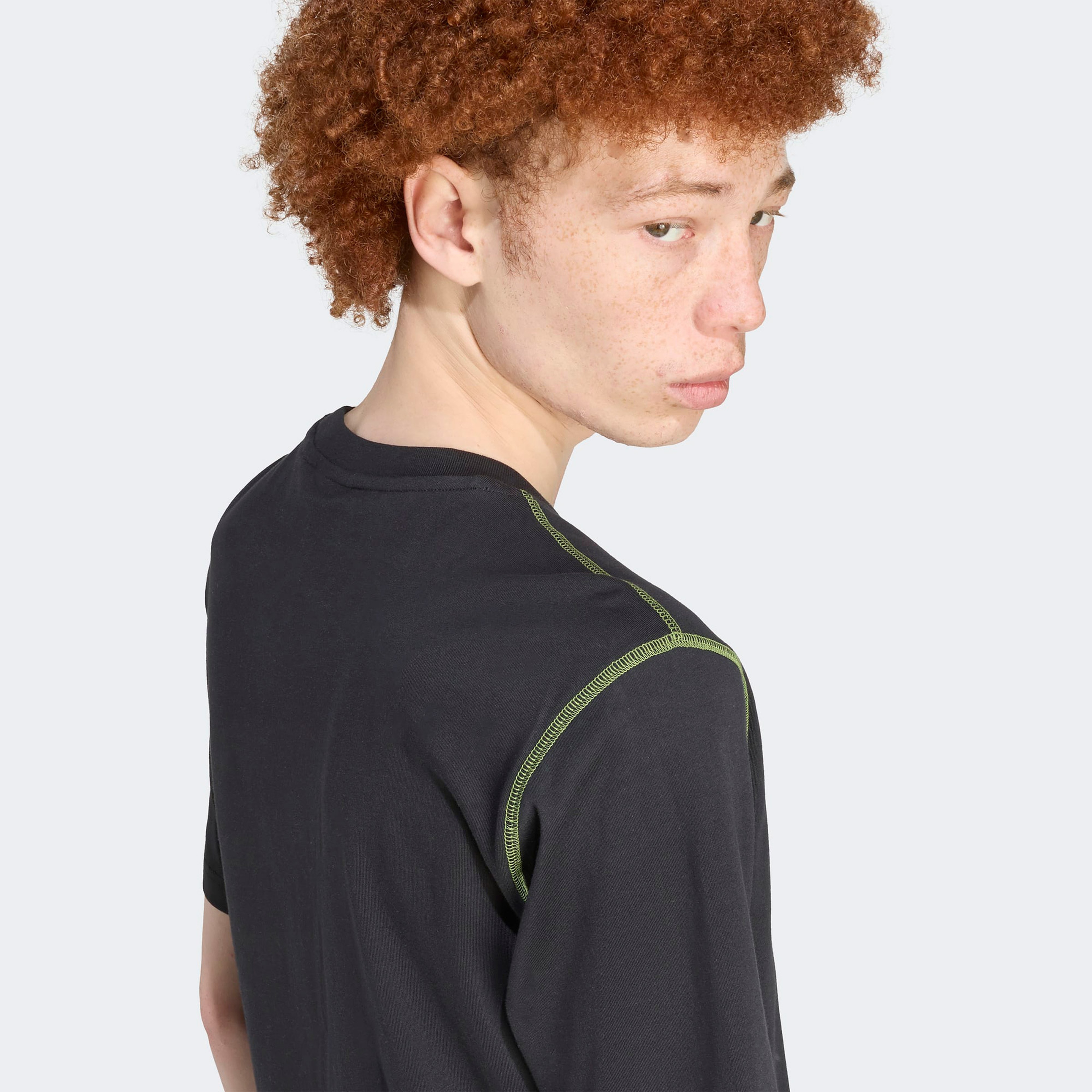 adidas Graphic Erkek Siyah T-Shirt