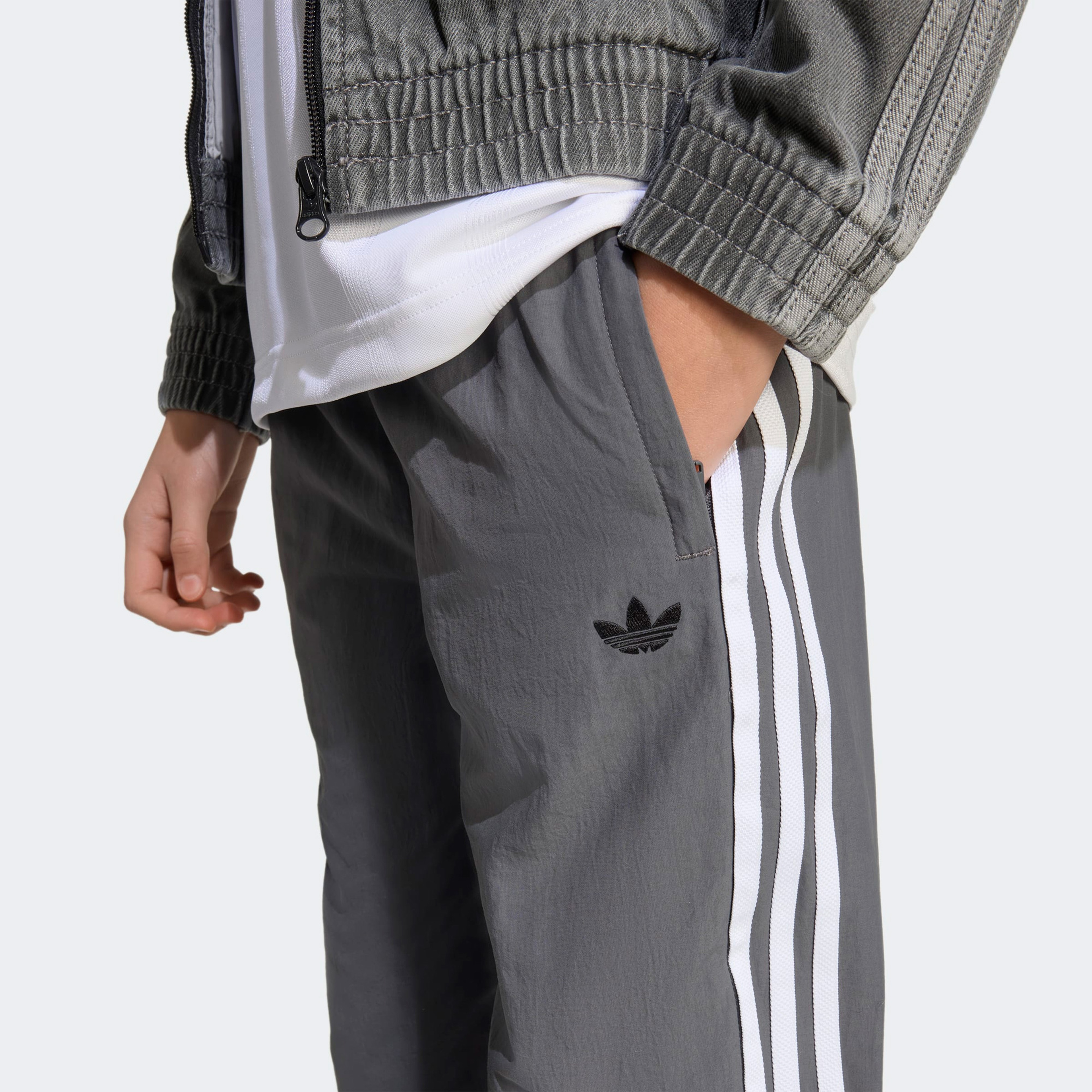 adidas Sst Woven Pants Çocuk Gri Pantolon