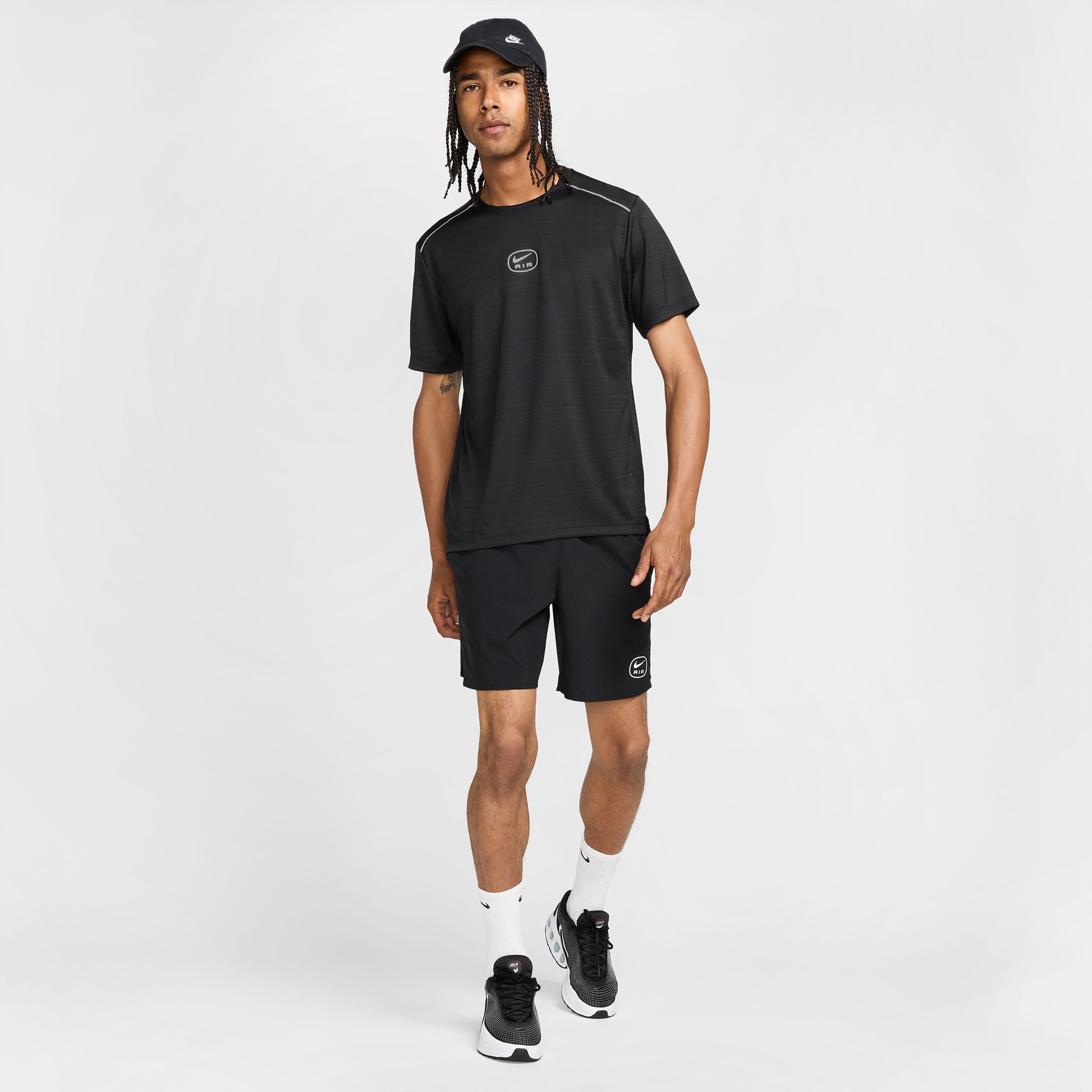Nike Air Run Erkek Siyah T-Shirt