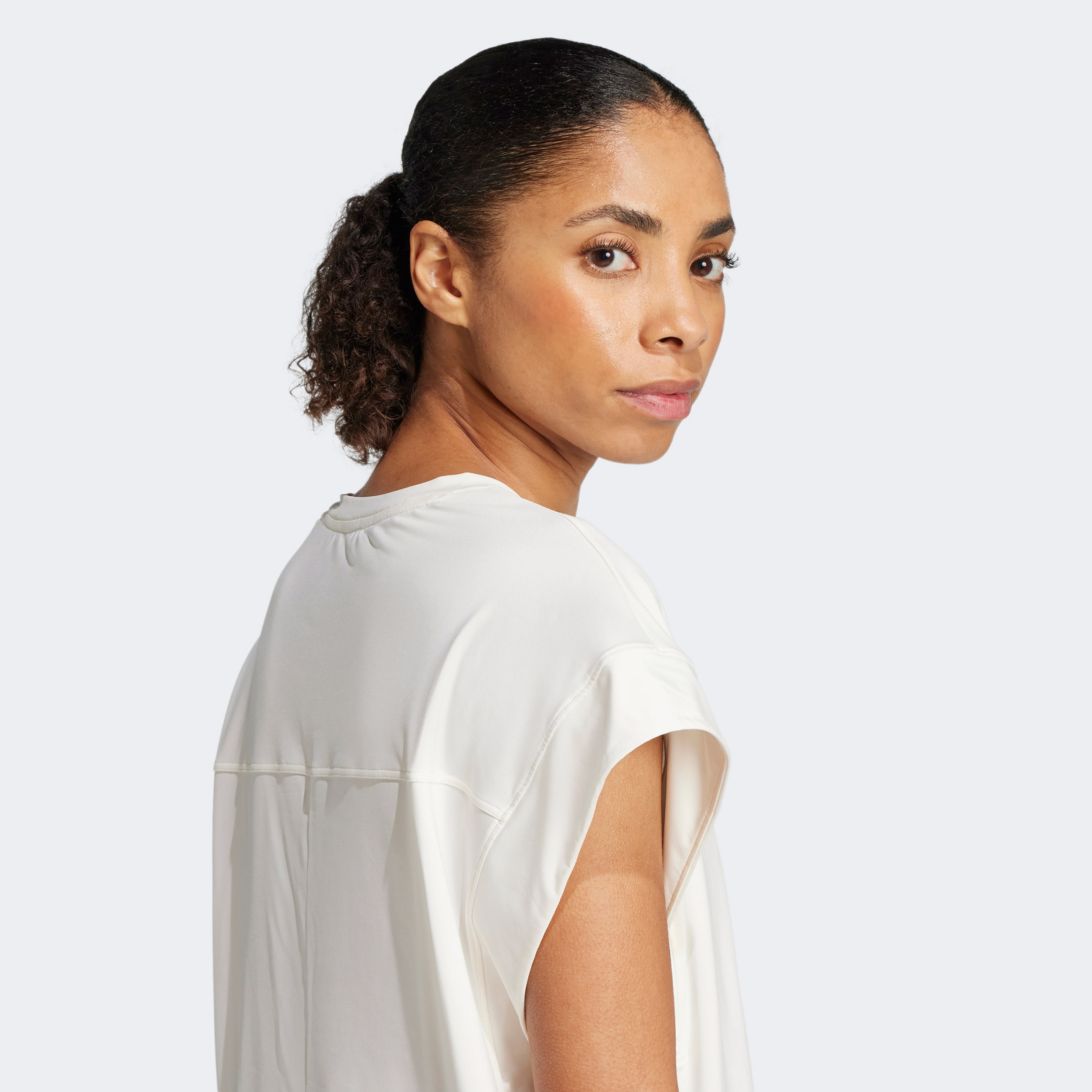 adidas Yoga Kadın Bej T-Shirt