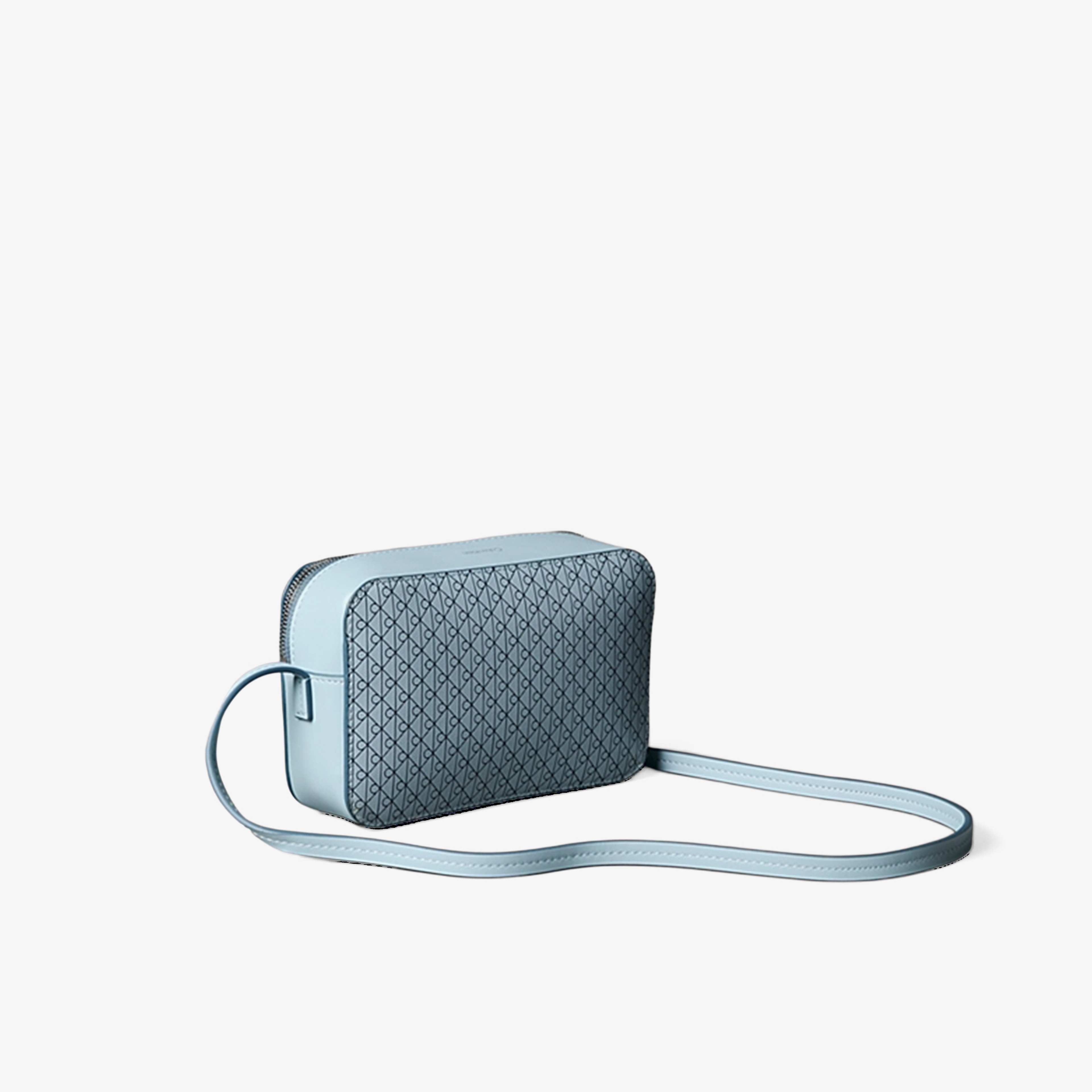 Calvin Klein Emblem Elongated Camera Kadın Mavi El Çantası