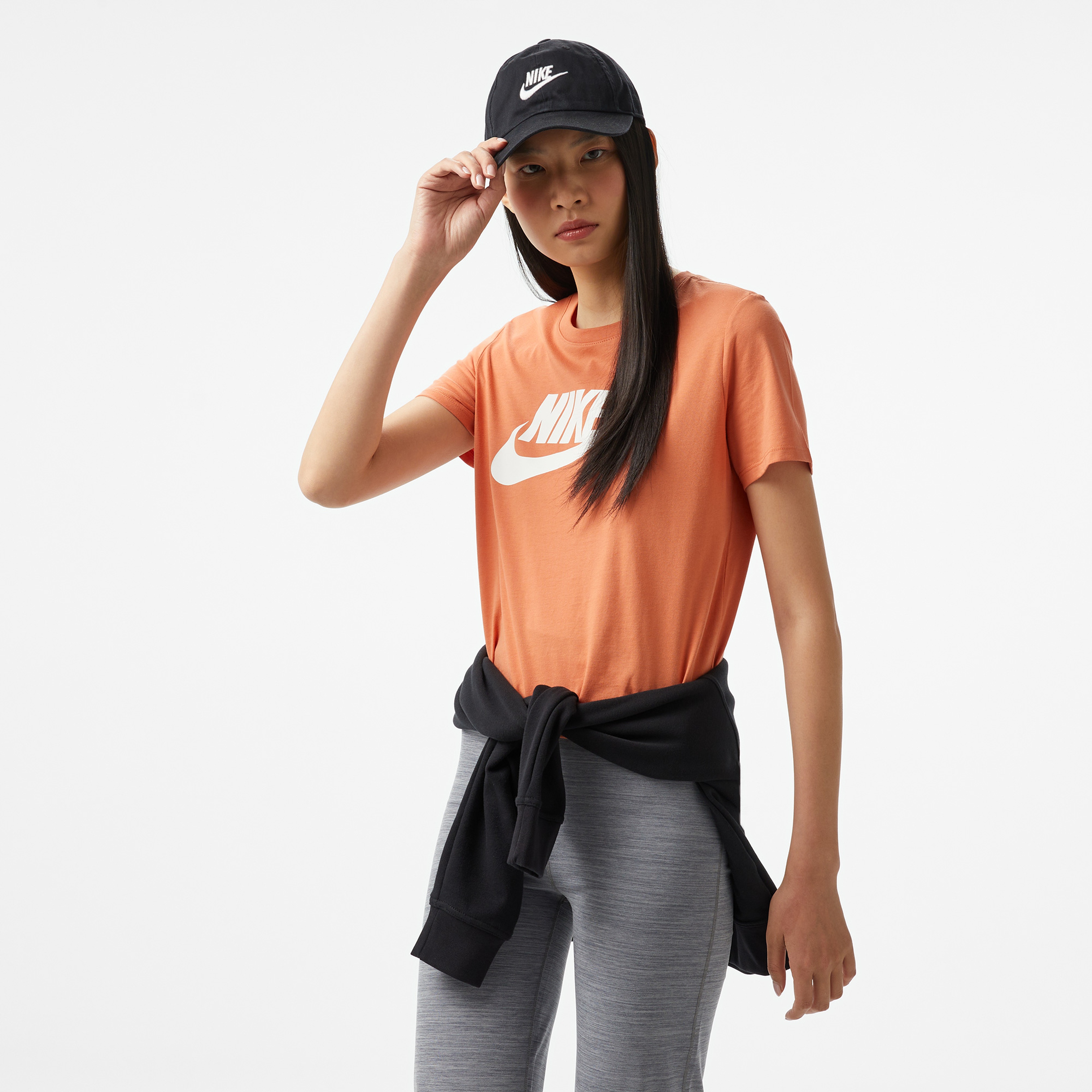 Nike Sportswear Club Essentials Kadın Turuncu T-Shirt