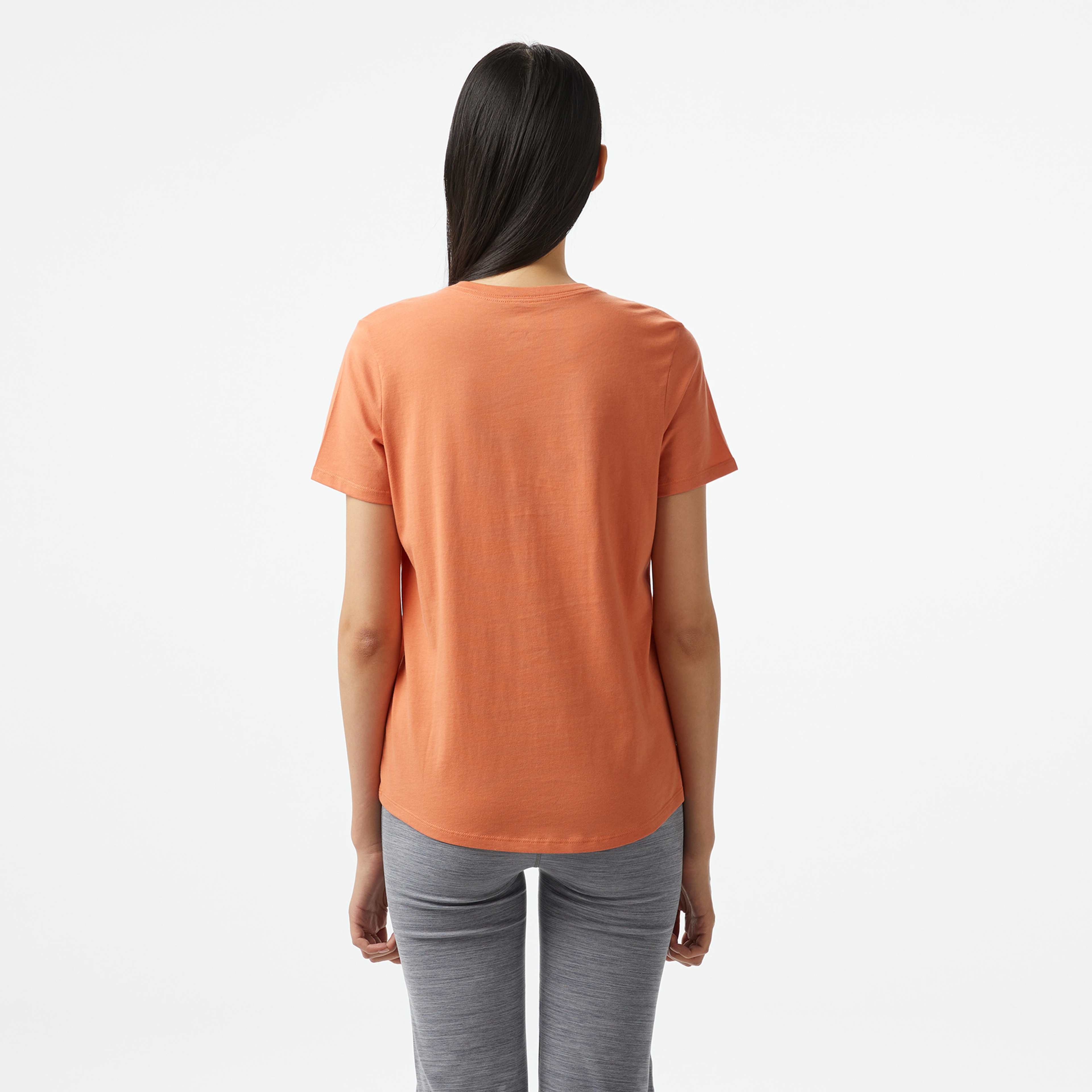 Nike Sportswear Club Essentials Kadın Turuncu T-Shirt