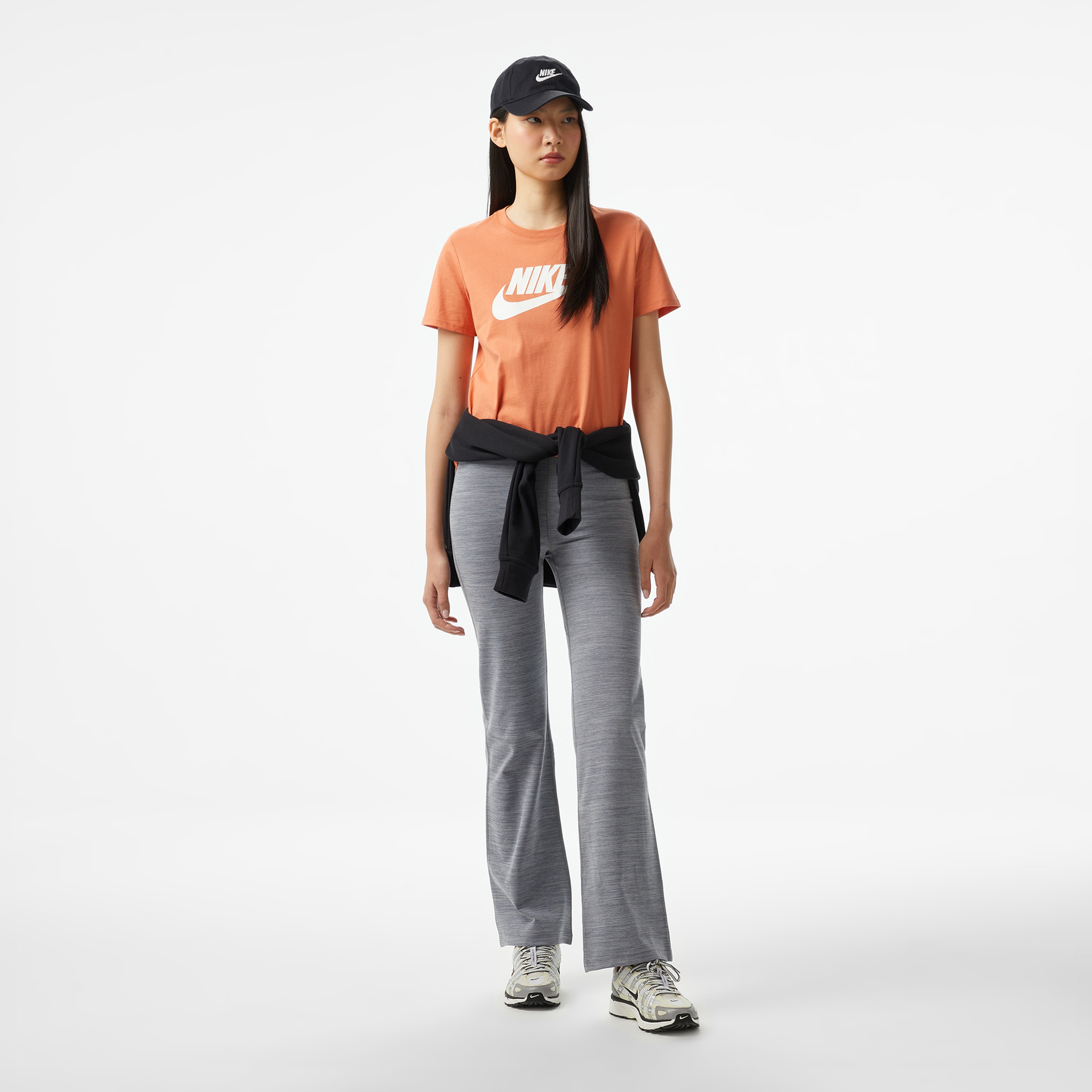 Nike Sportswear Club Essentials Kadın Turuncu T-Shirt