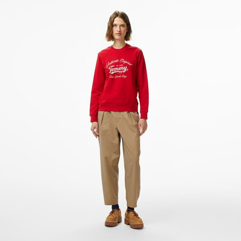 Tommy Jeans Regular Essential Logo Kadın Kırmızı Sweatshirt