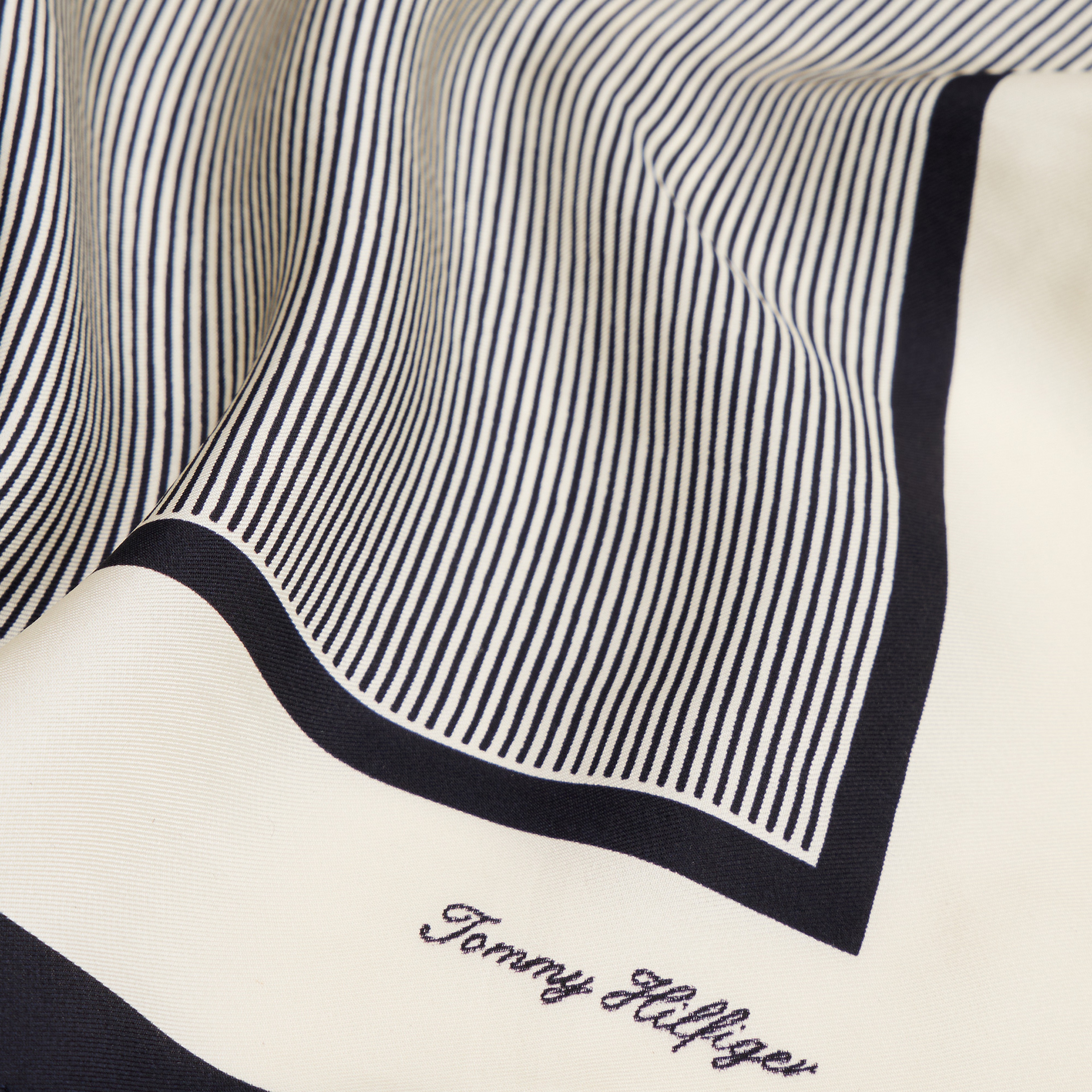 Tommy Hilfiger Elevated Flag Silk Square Kadın Mavi Şal