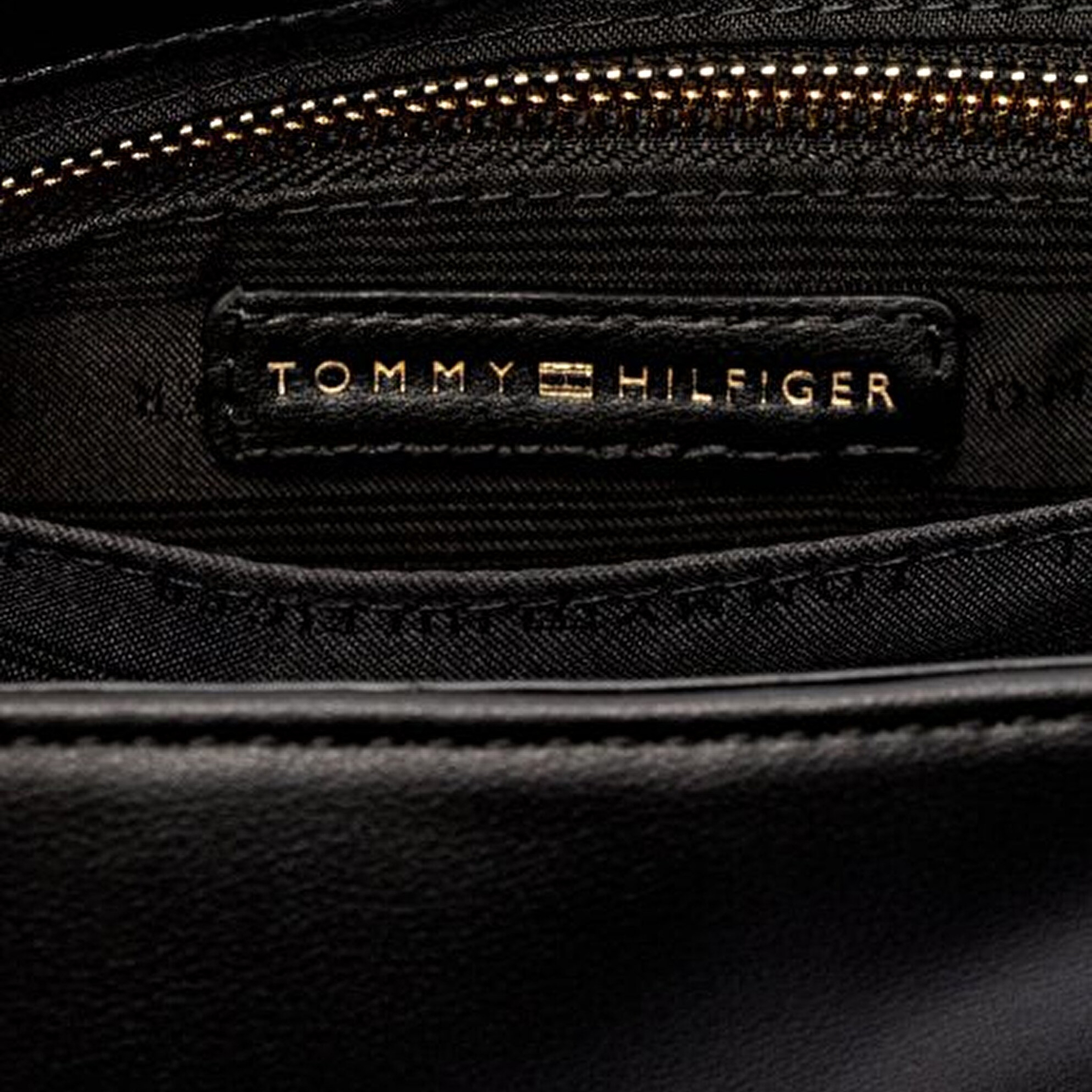 Tommy Hilfiger Modern Essential Mini Kadın Siyah El Çantası