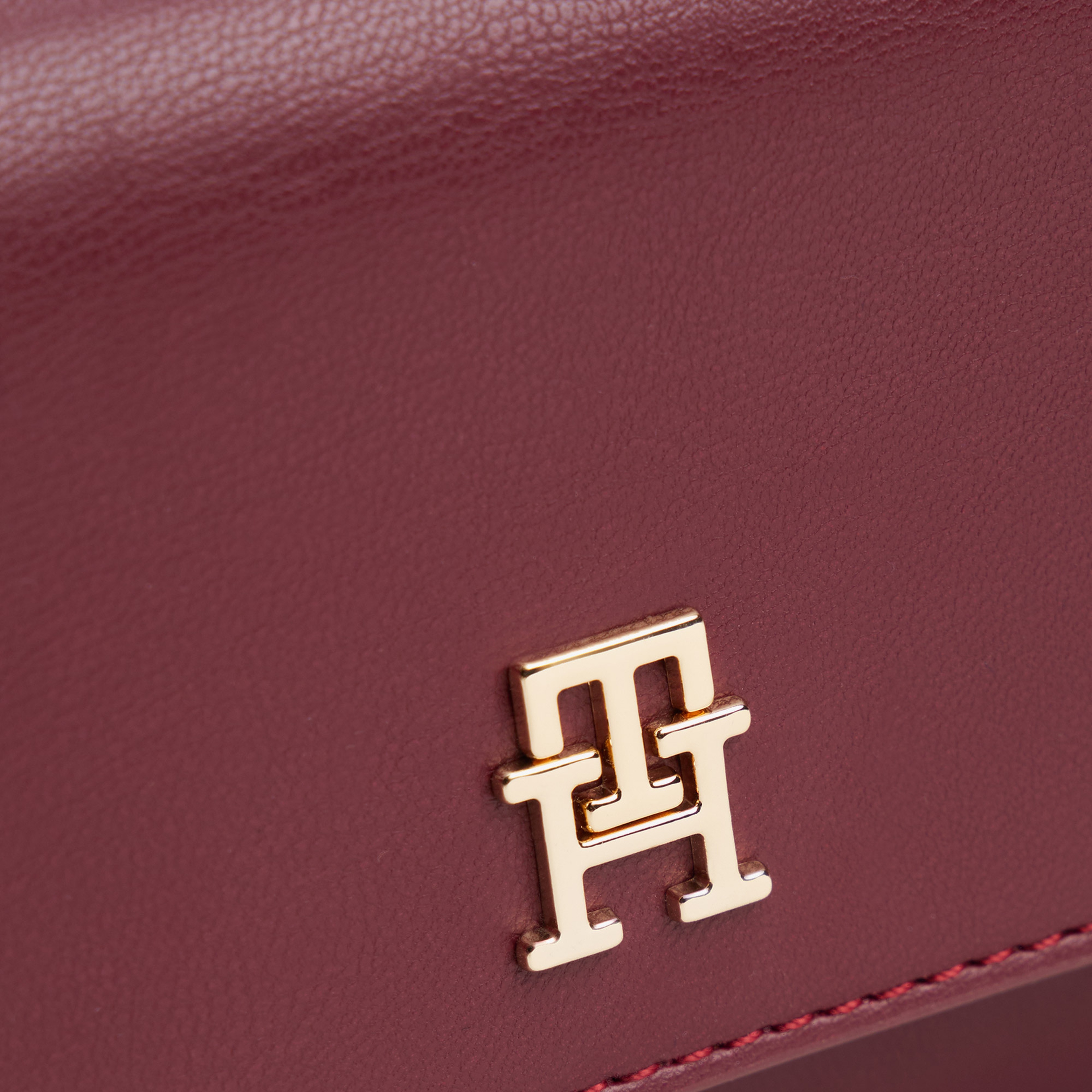 Tommy Hilfiger Icon Kadın Mor Çapraz Çanta