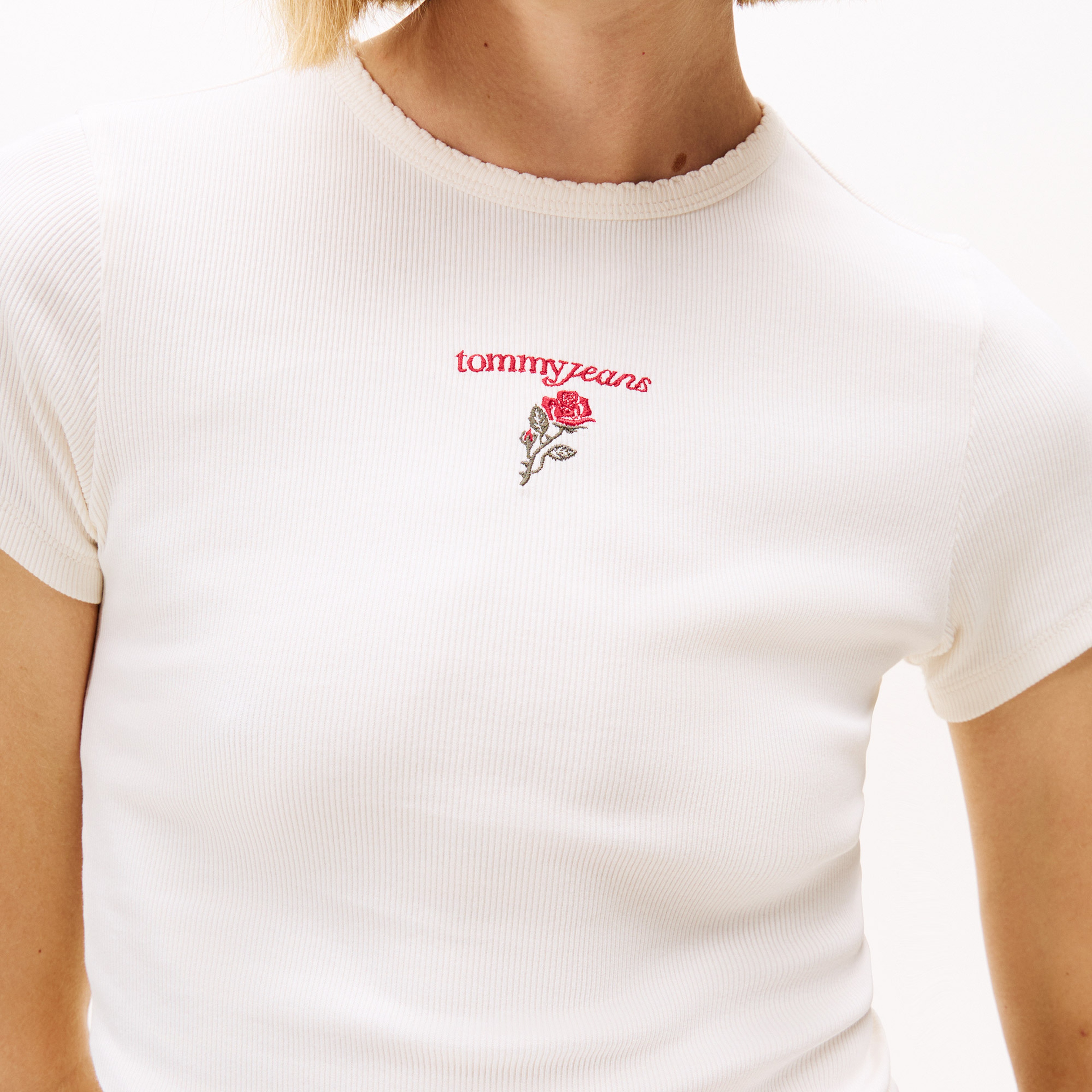 Tommy Jeans Slim Rose Kadın Beyaz T-Shirt