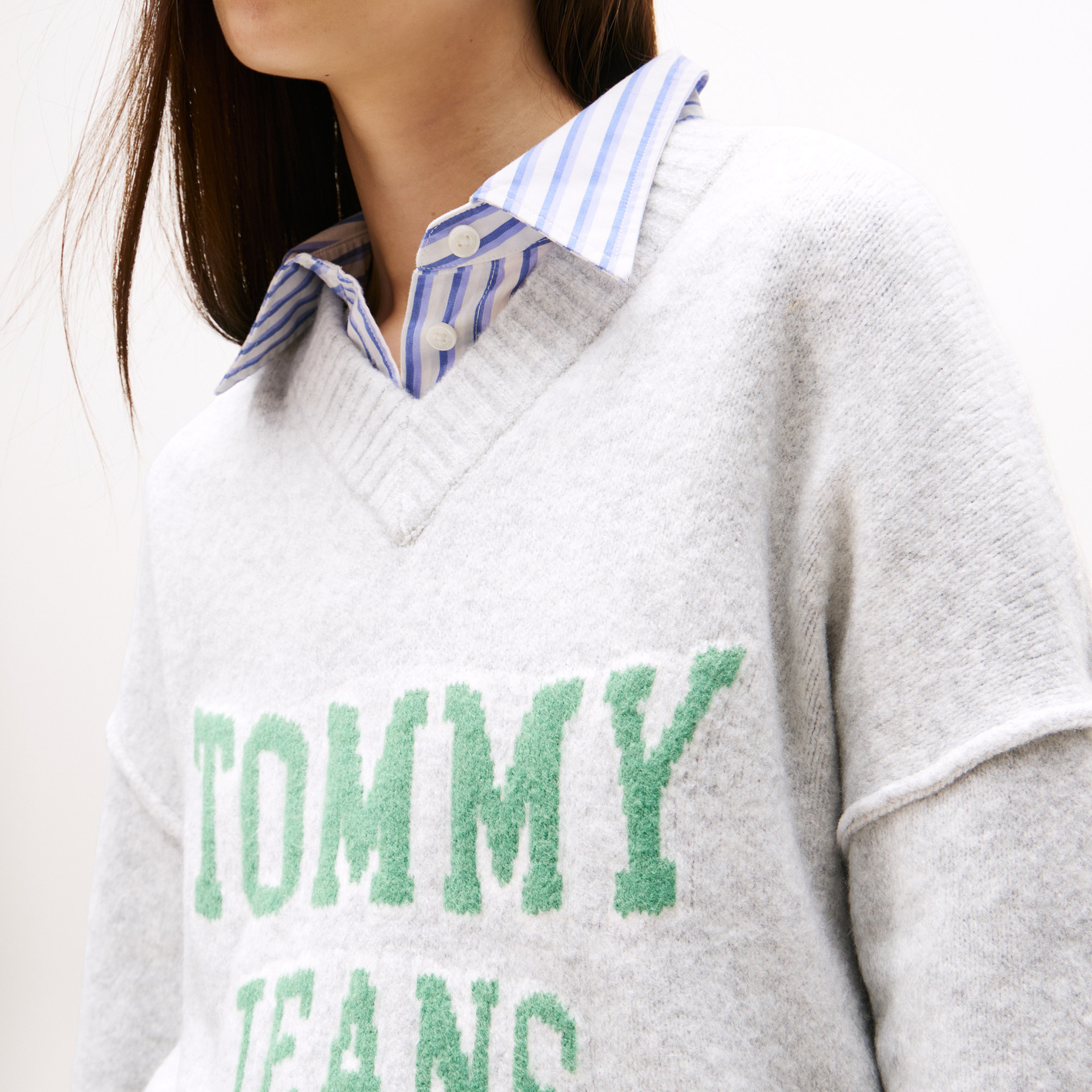 Tommy Jeans Varsity Kadın Gri Kazak