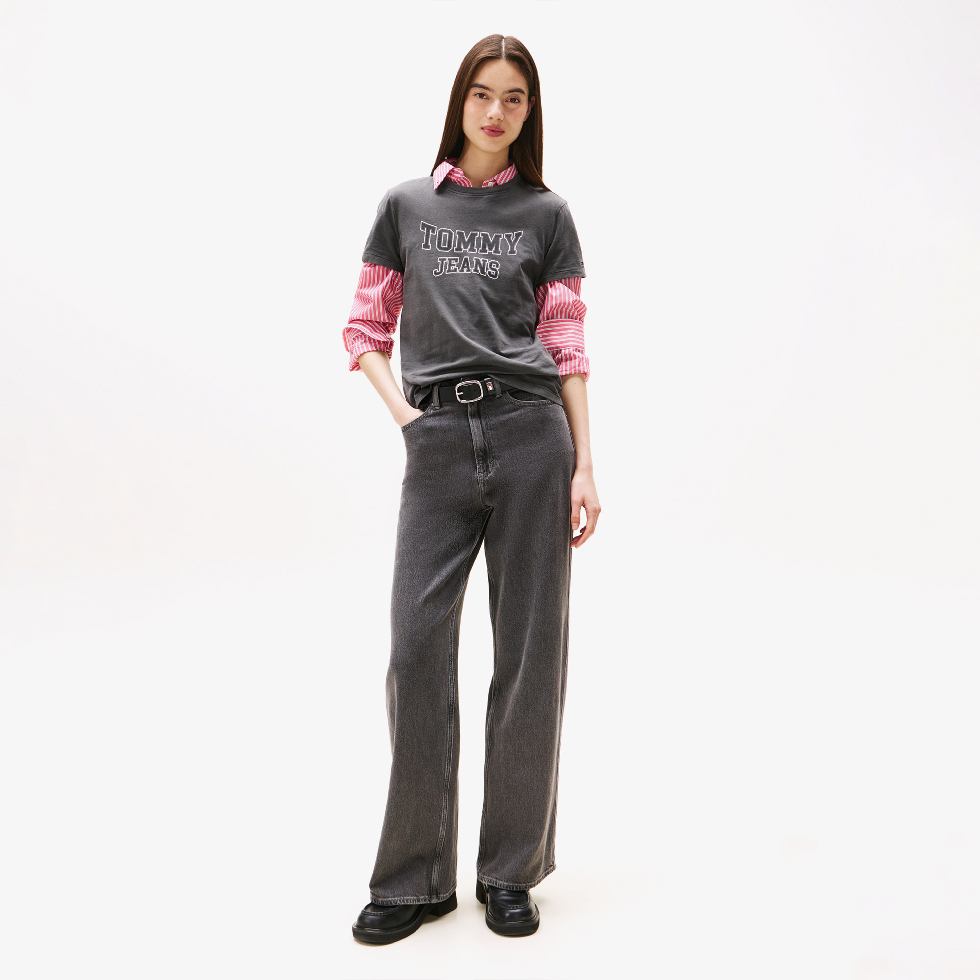 Tommy Jeans Regular Varsity Kadın Siyah T-Shirt