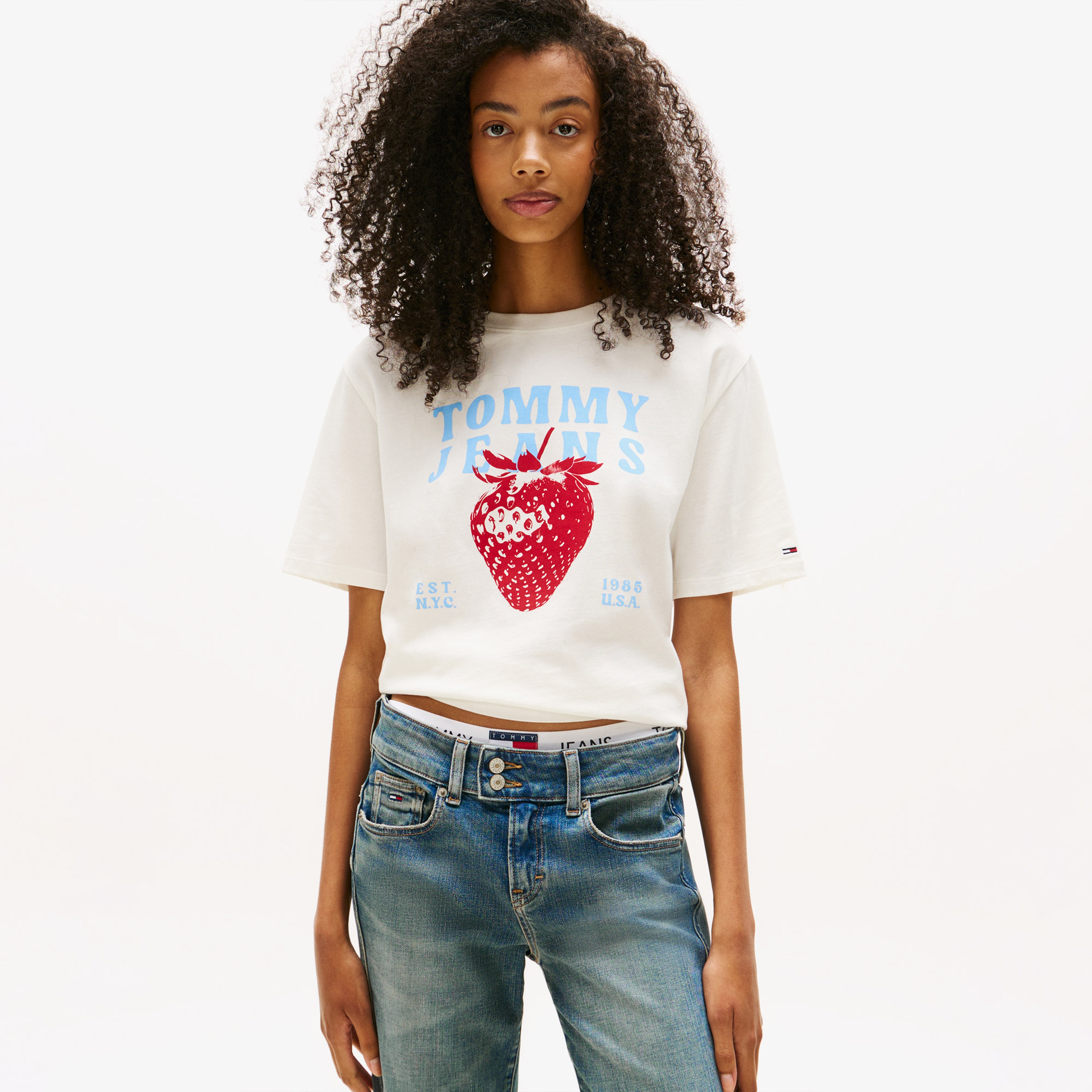 Tommy Jeans Relax Strawberry Kadın Beyaz T-Shirt