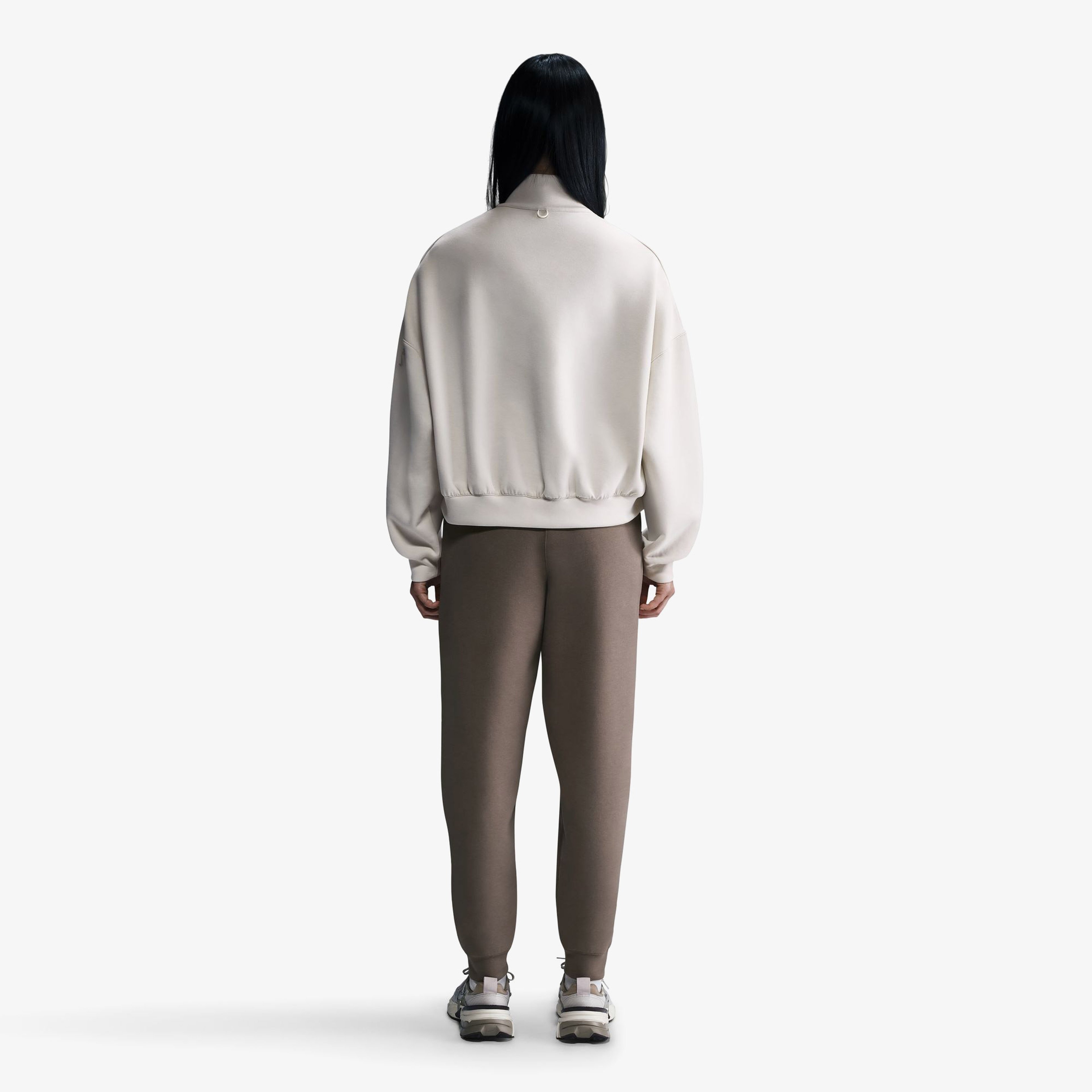 Nike 24.7 Impossiblysoft Kadın Krem Antrenman Sweatshirt