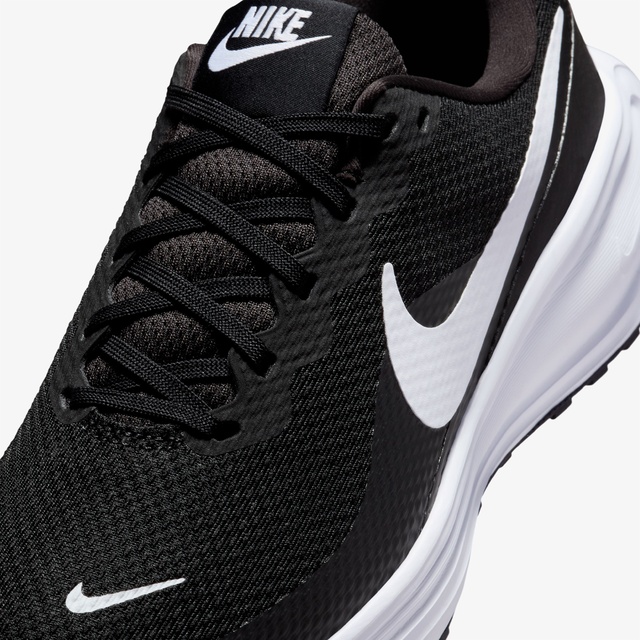 Nike Siyah Nike Revolution 8