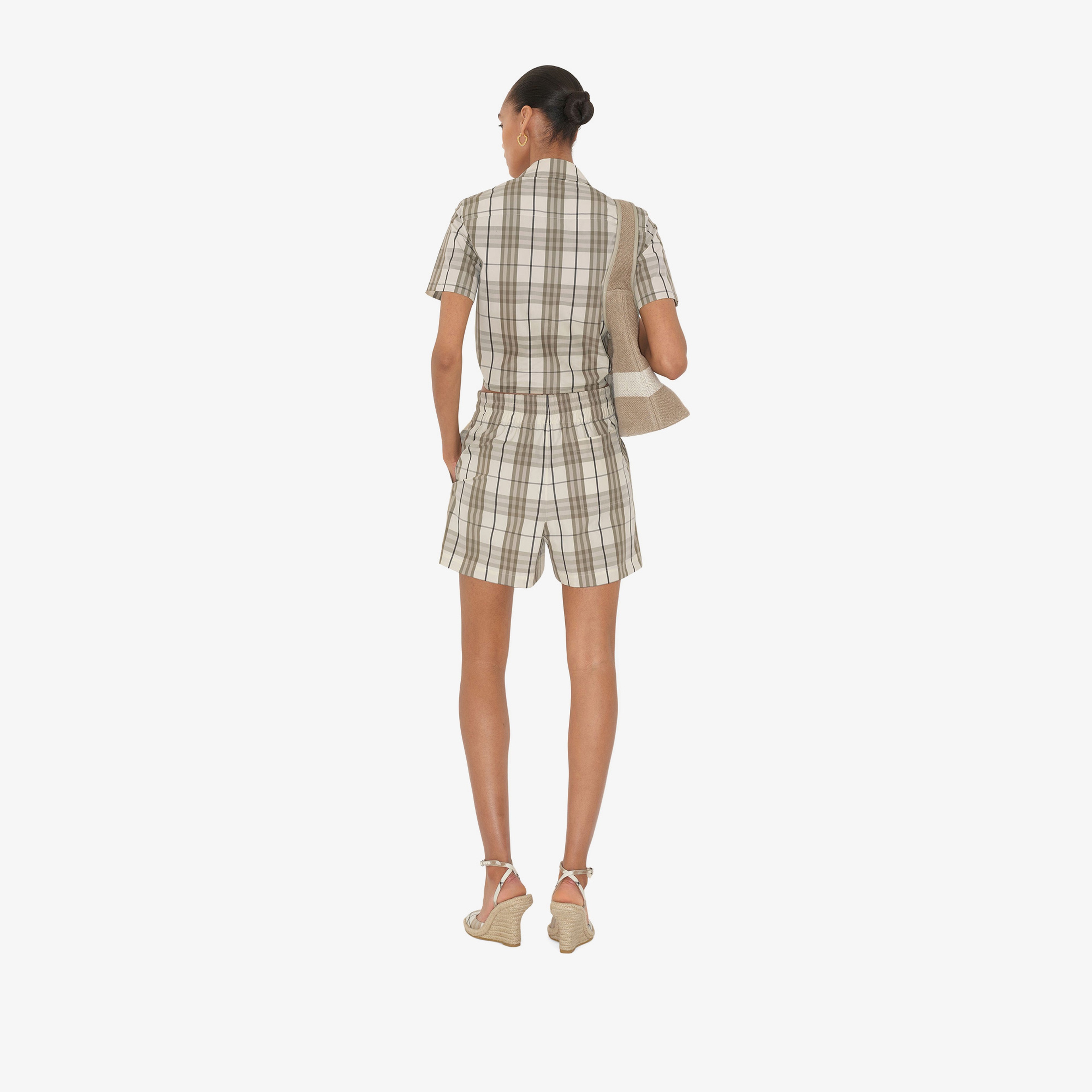 Burberry Kadın Beyaz Şort