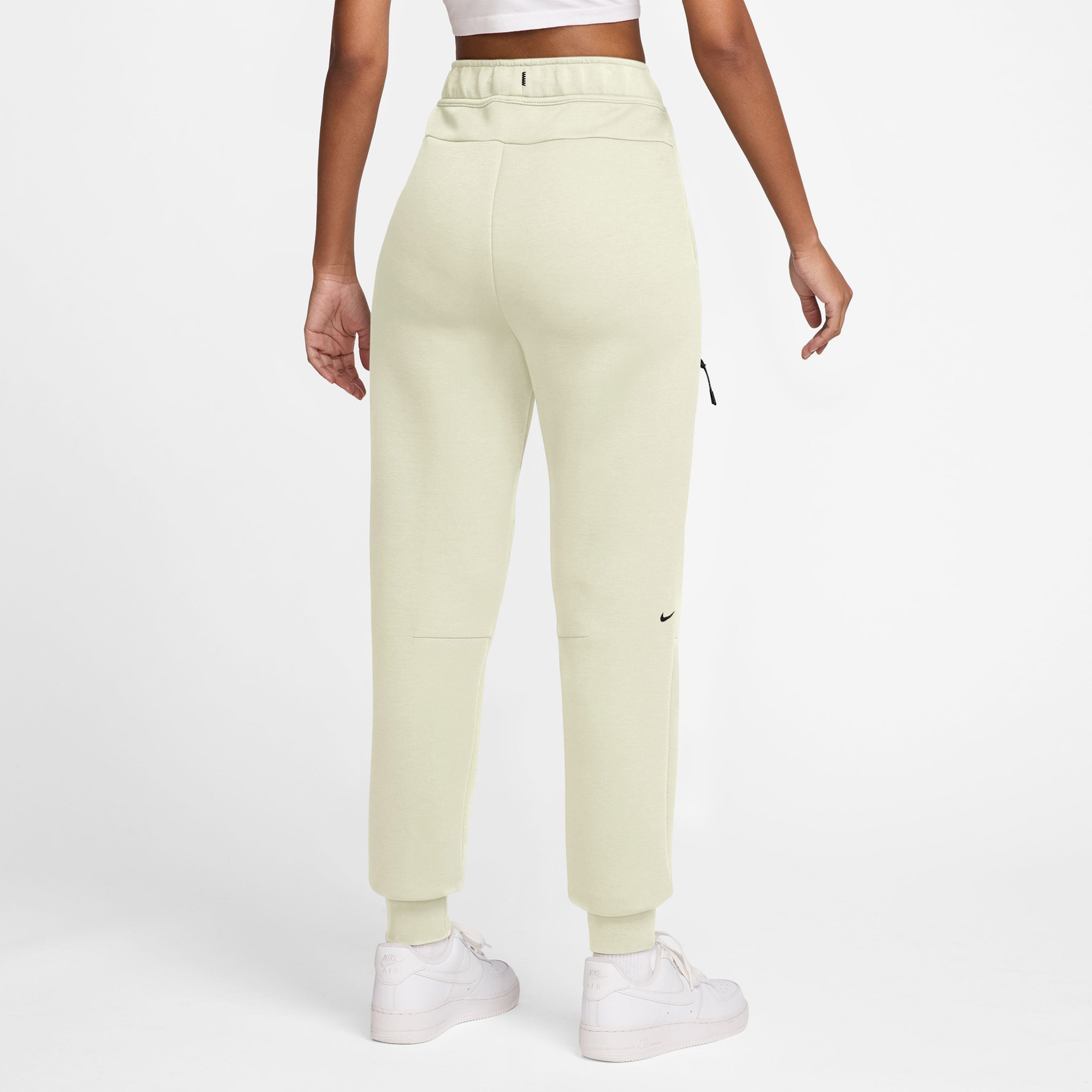 Nike Sportswear Tech Fleece MR Jogger Kadın Bej Eşofman Altı