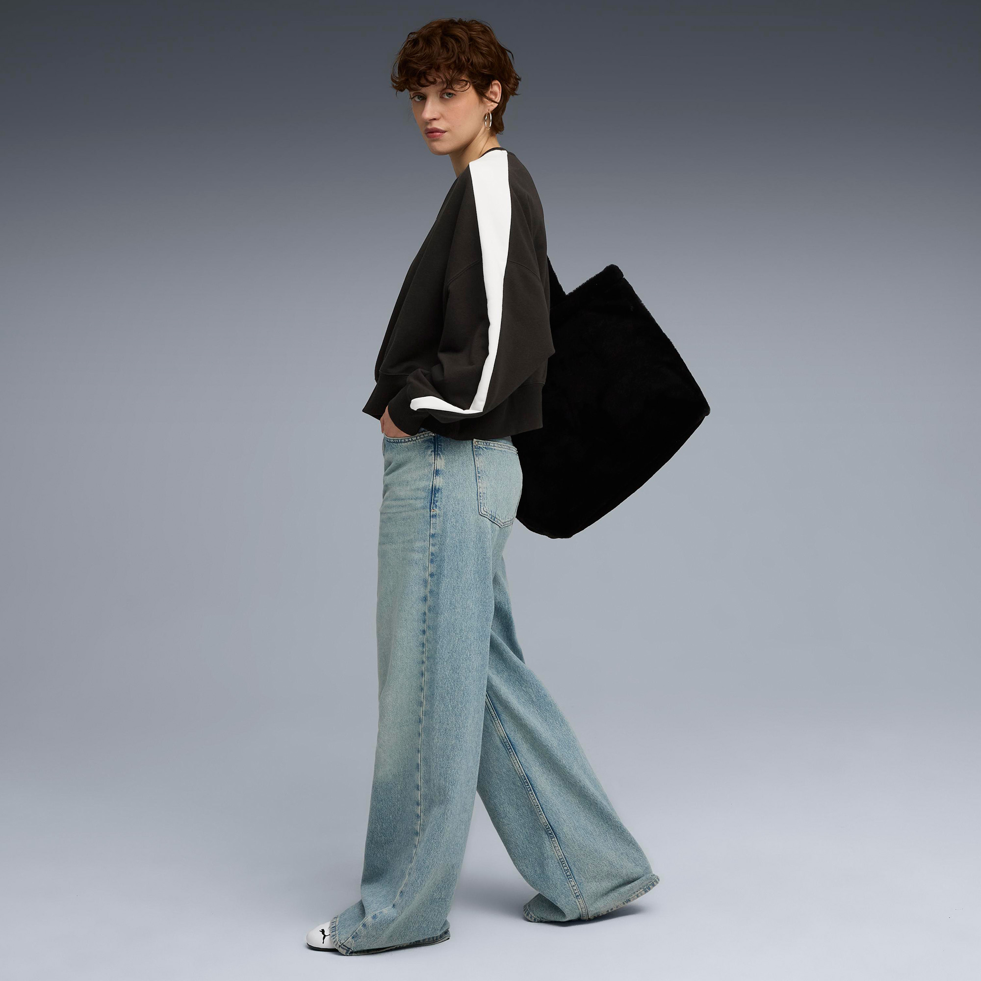 Puma T7 Over-Oversized Crew Kadın Siyah Sweatshirt