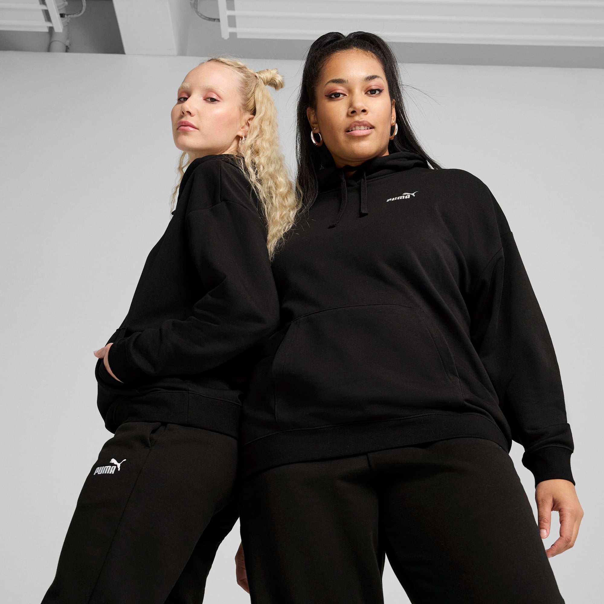 Puma Essential Small No. 1 Logo  Kadın Siyah Sweatshirt