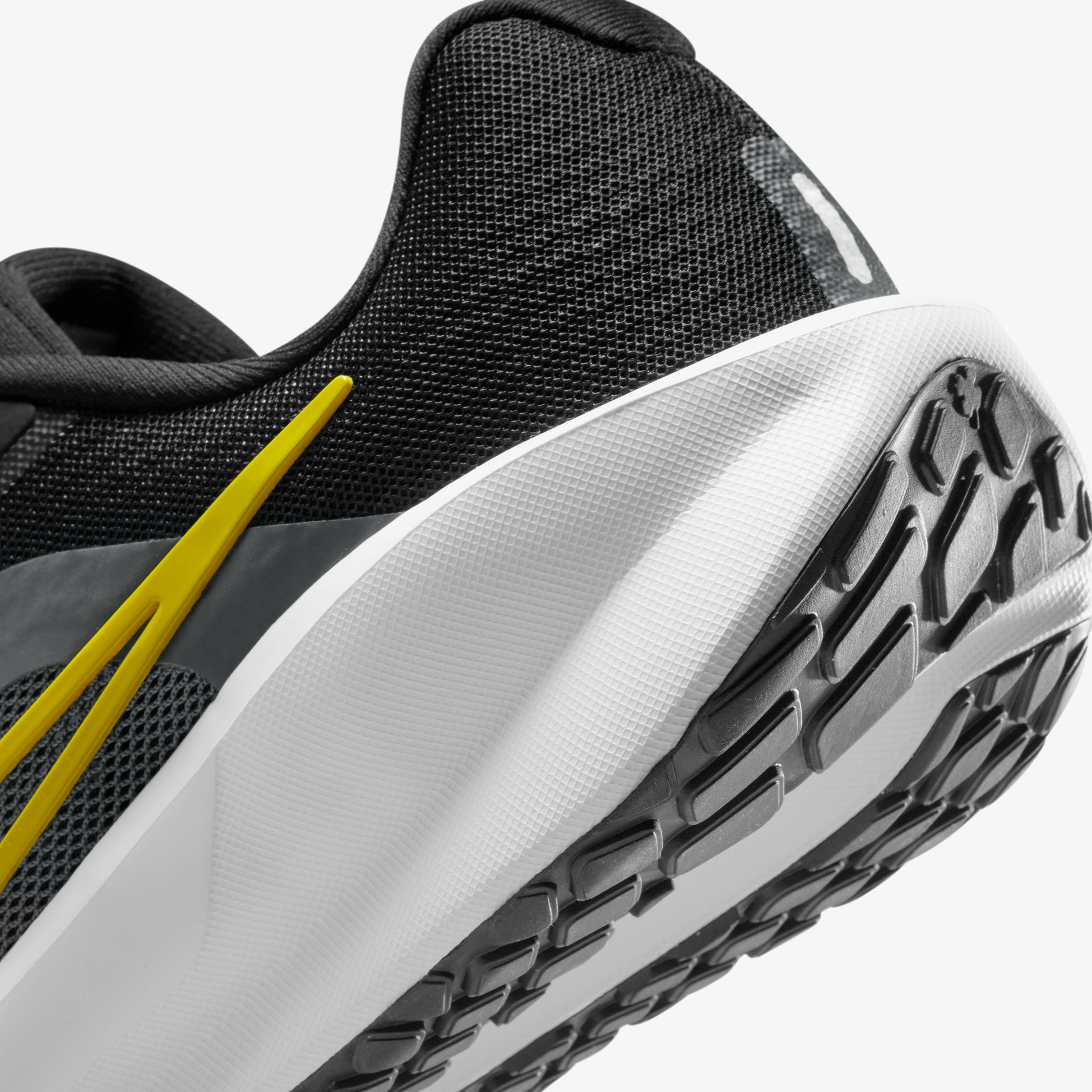 Nike Downshifter 13 Erkek Beyaz Spor Ayakkabı