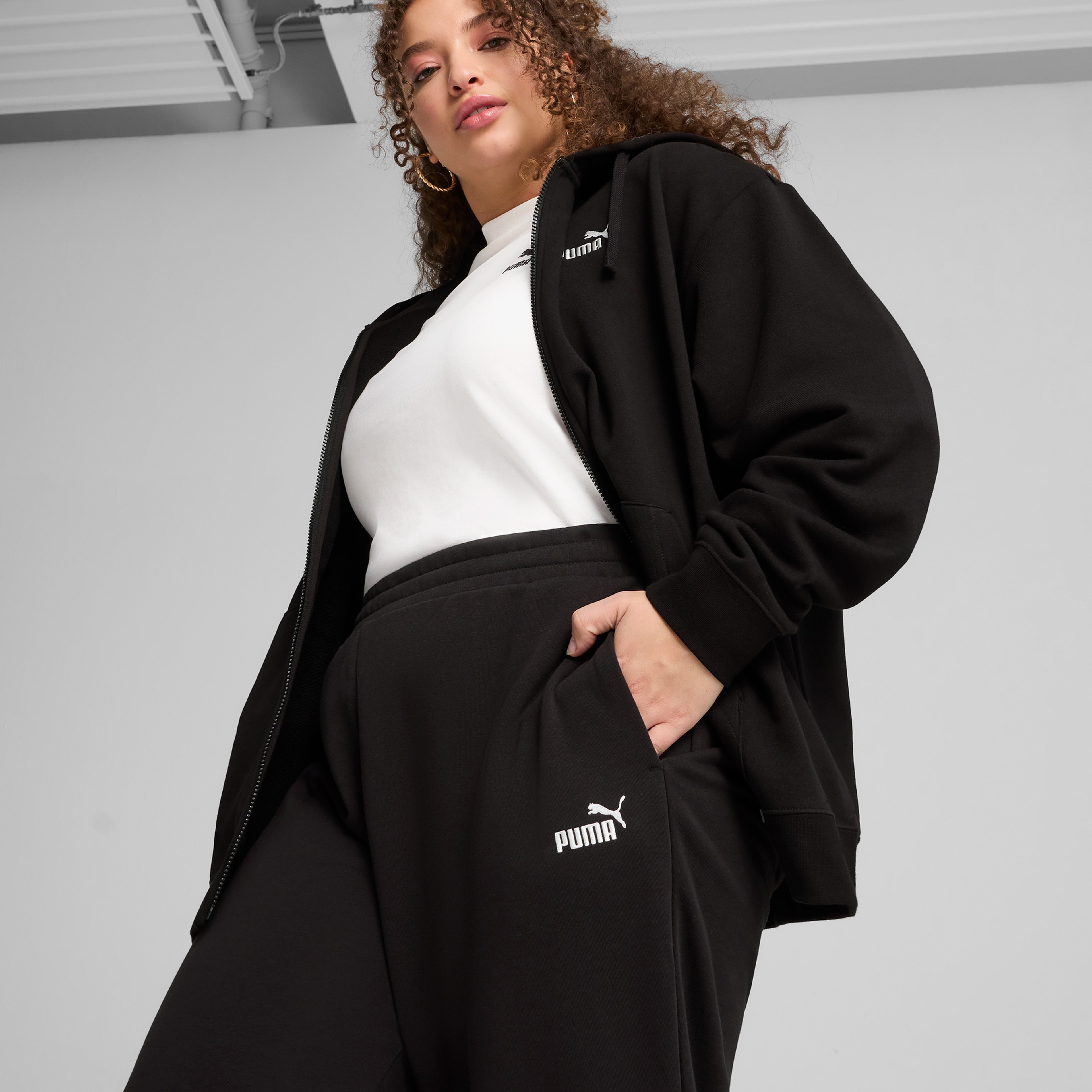 Puma Ess No. 1 Logo Sweat Kadın Siyah Pantolon
