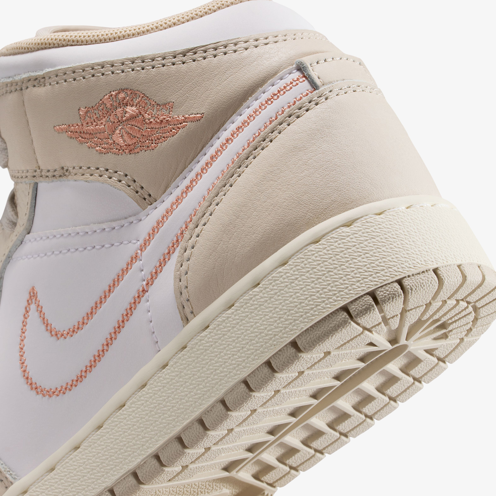 Jordan Air Jordan 1 Mid SE Çocuk Krem Spor Ayakkabı