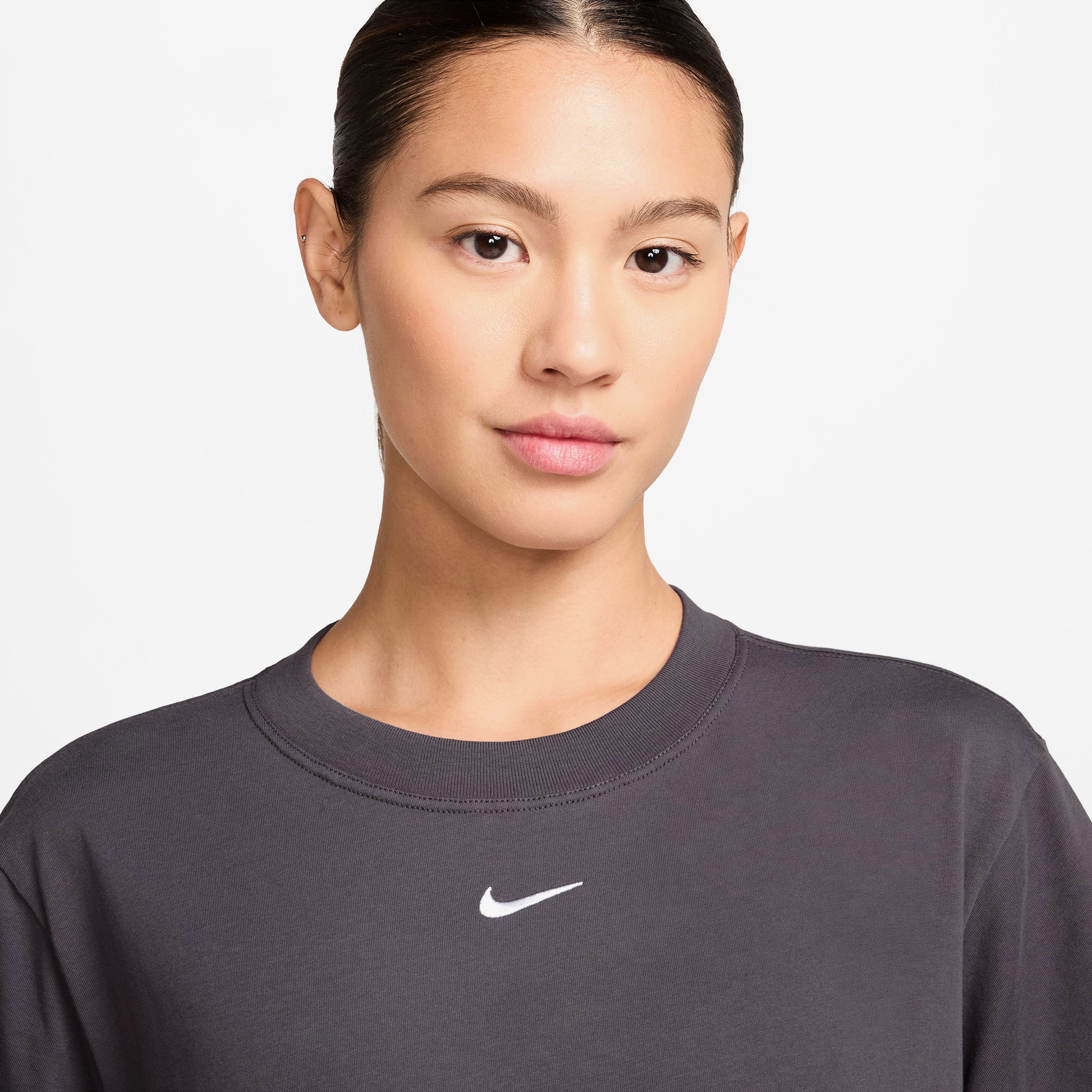 Nike Sportswear Essential Kadın Gri T-Shirt