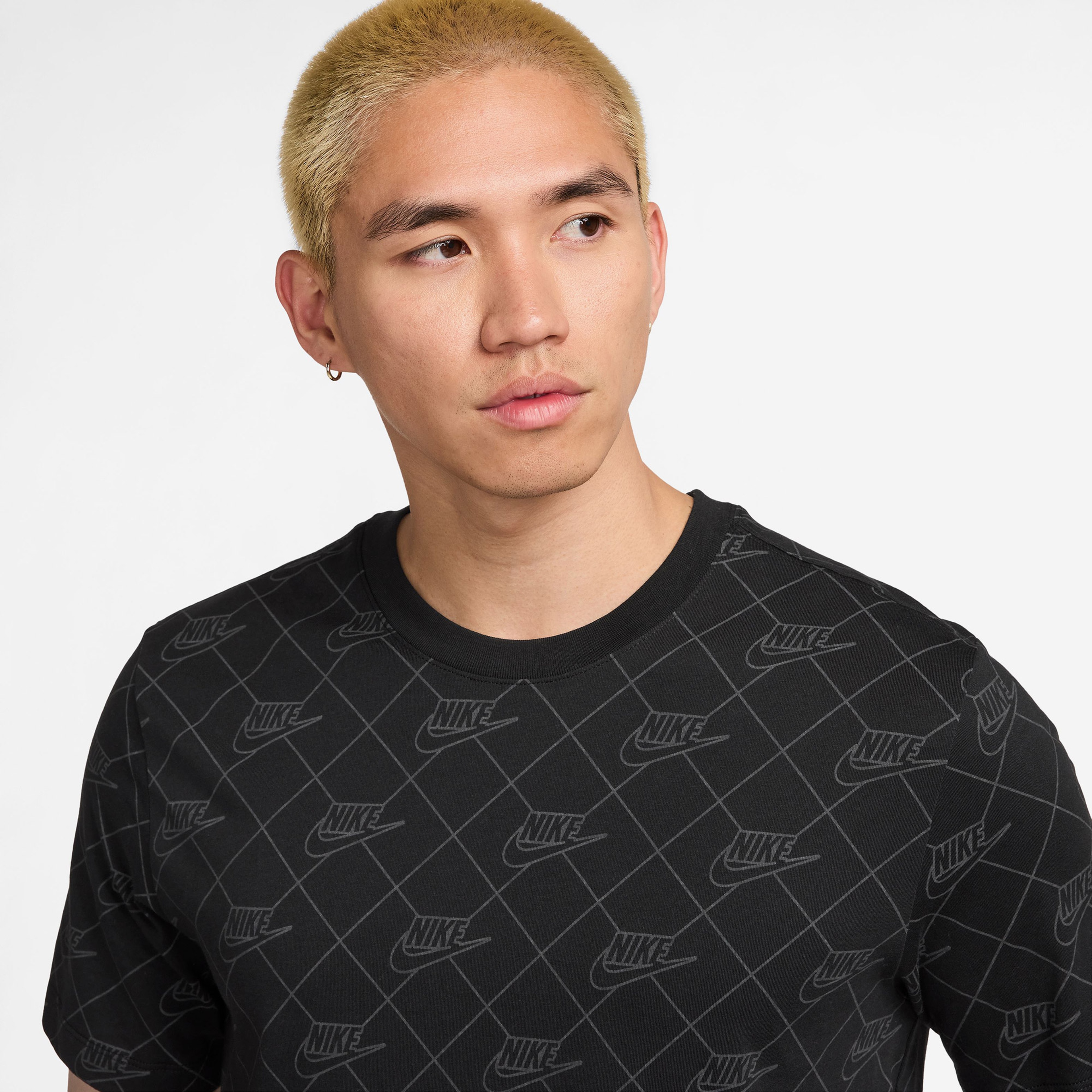 Nike All Over Printed Seasonal Club Erkek Siyah T-Shirt