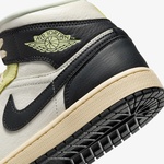 Jordan Sport Air Jordan 1 Mid SE Kadın Krem Spor Ayakkabı