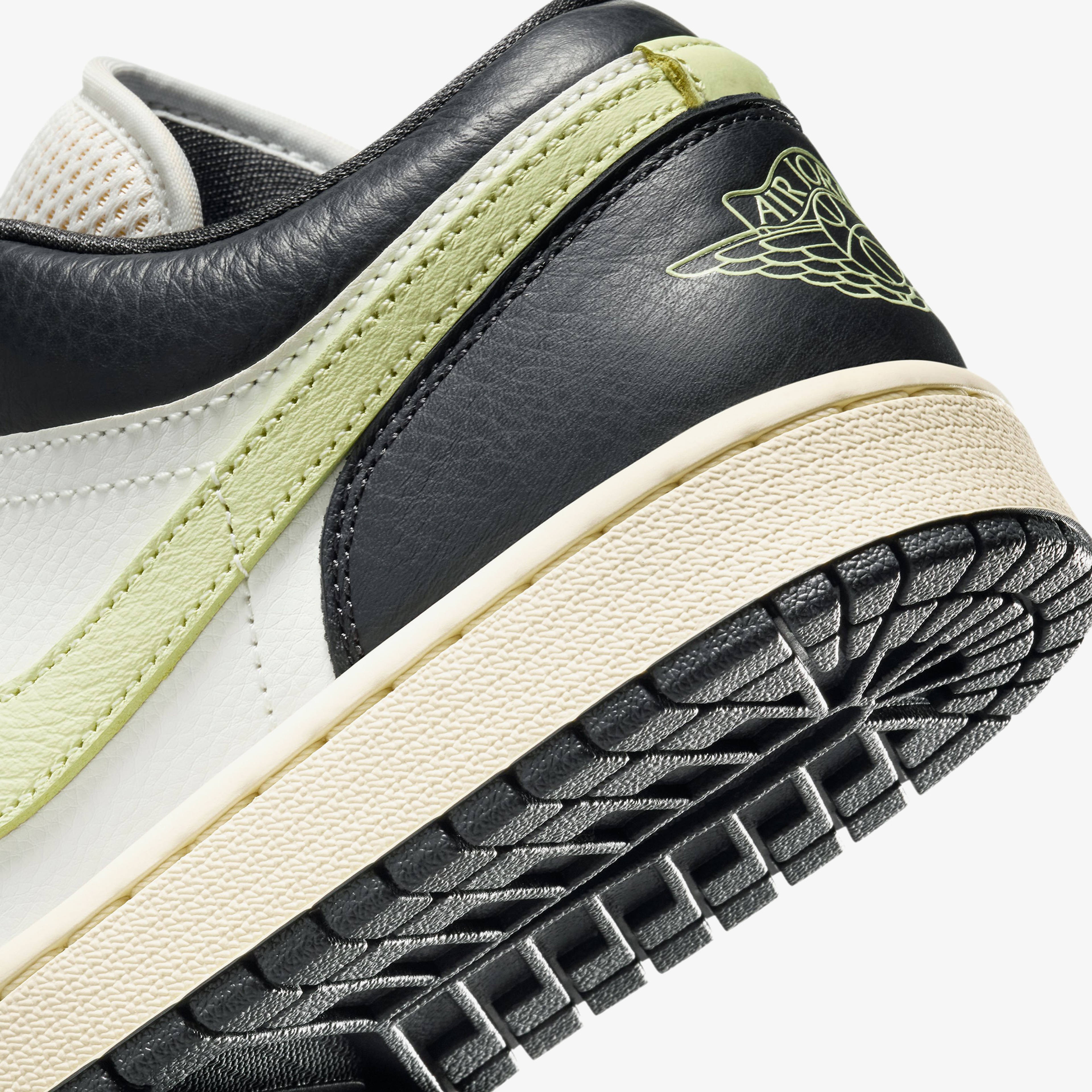 Jordan Sport Air Jordan 1 Low SE Kadın Siyah Spor Ayakkabı