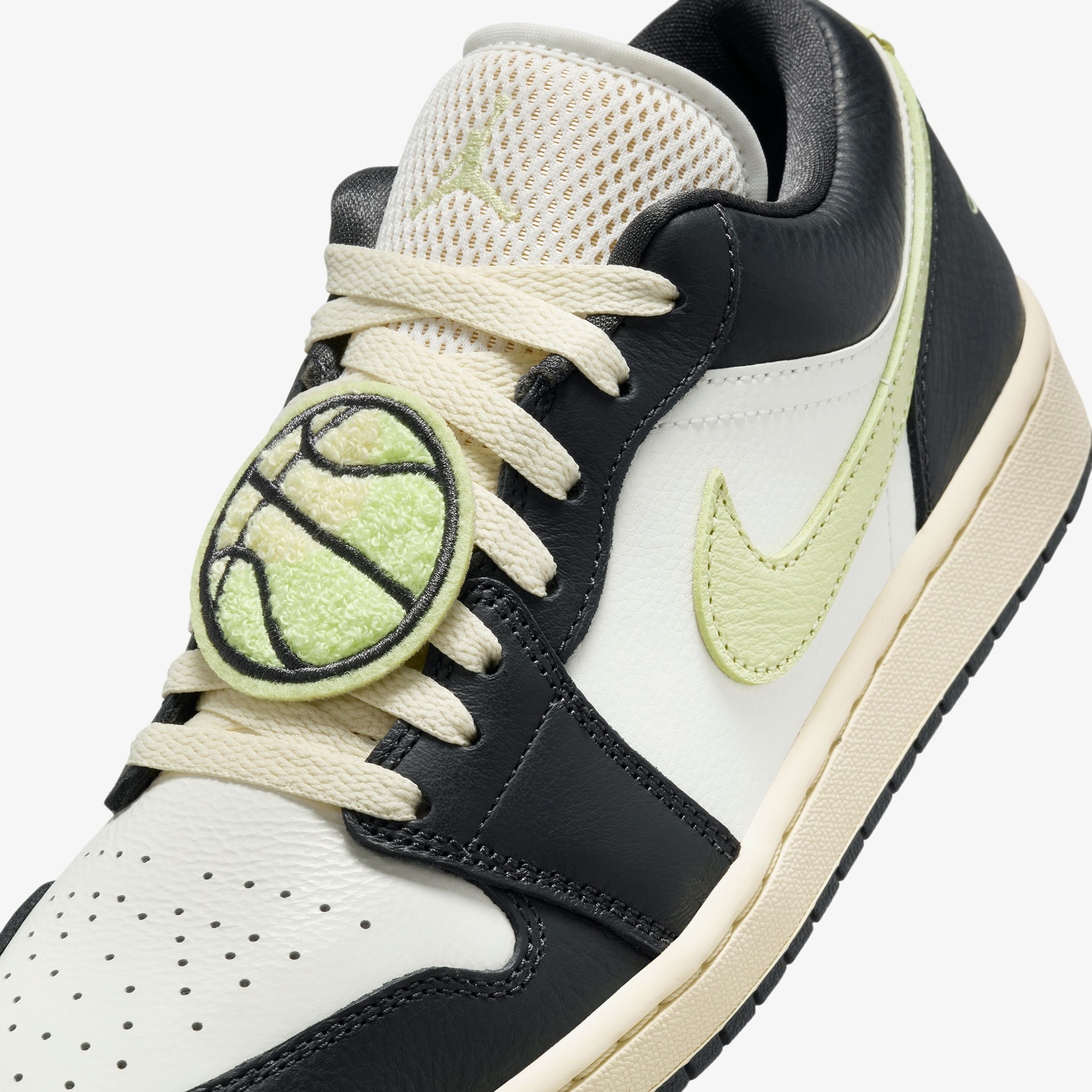 Jordan Sport Air Jordan 1 Low SE Kadın Siyah Spor Ayakkabı