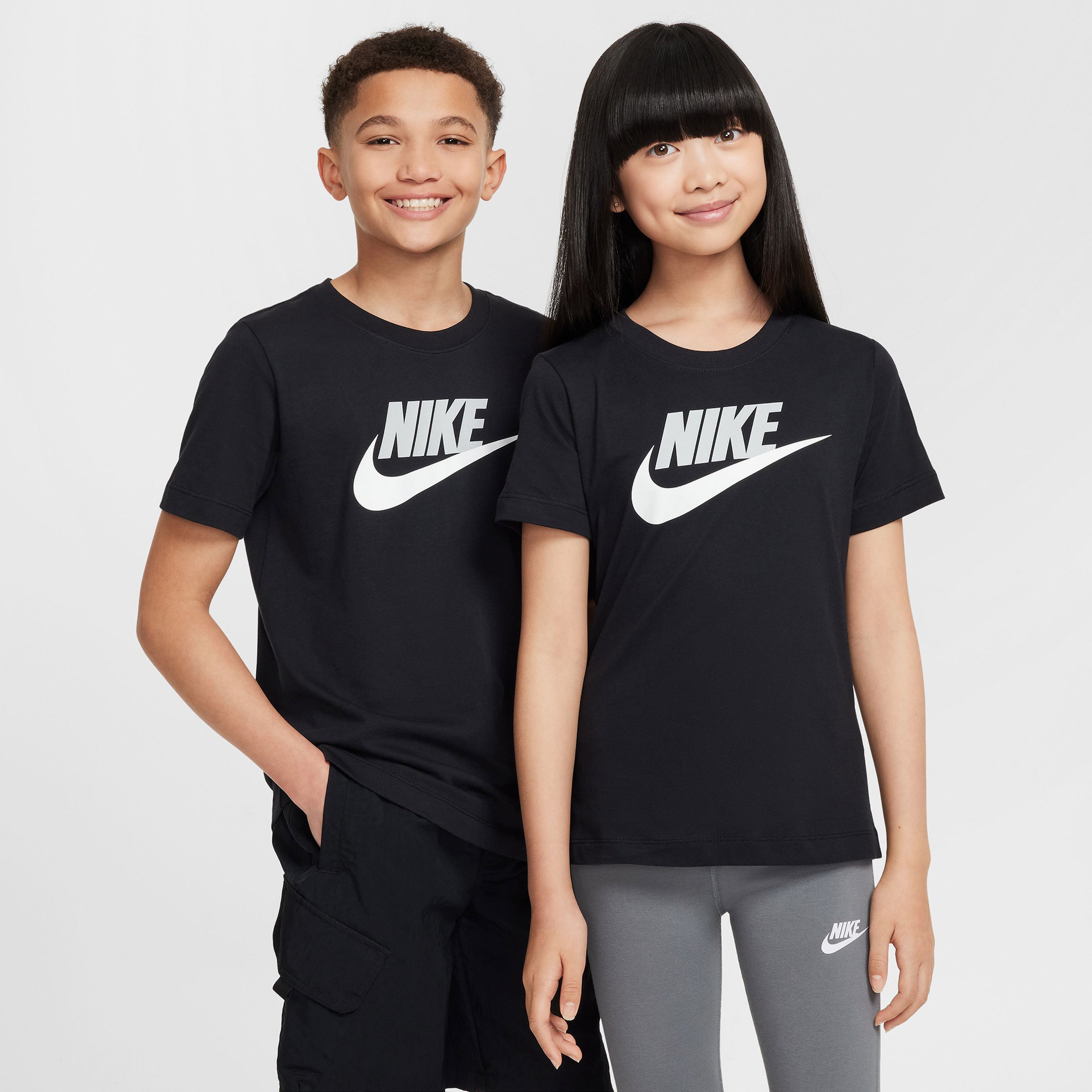 Nike Sportswear Futura Genç Çocuk Siyah T-Shirt