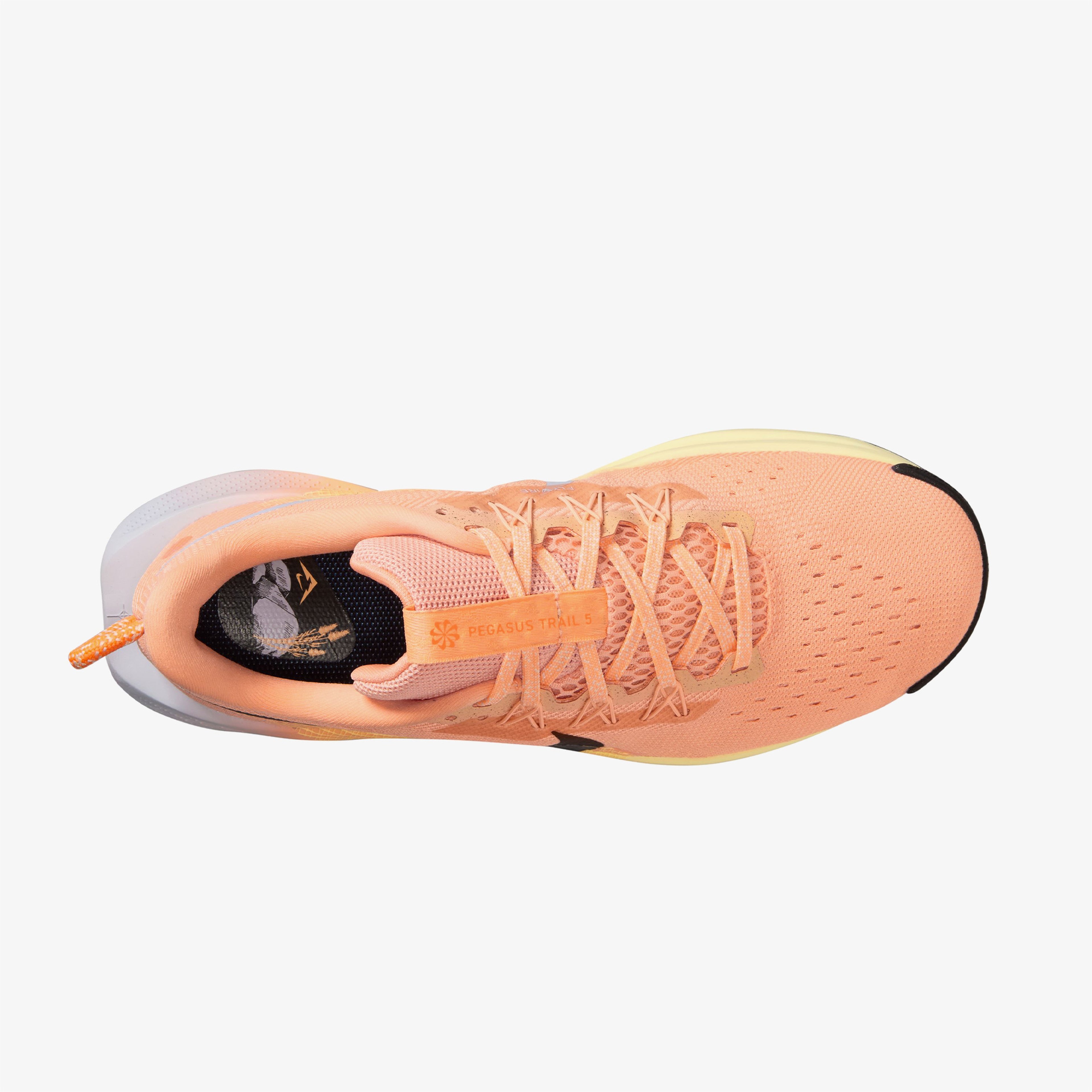 Nike Pegasus Trail 5 Kadın Turuncu Koşu Ayakkabısı