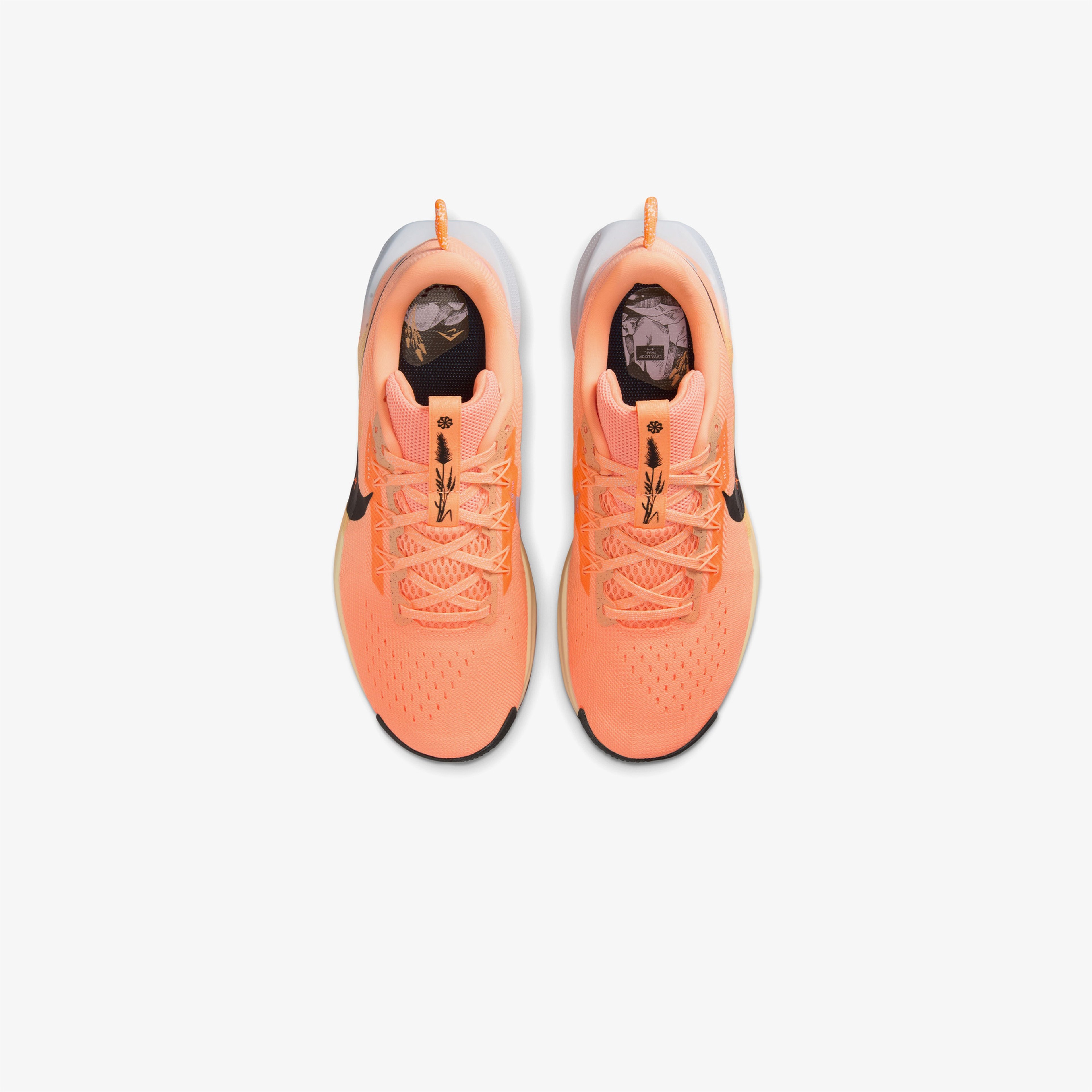 Nike Pegasus Trail 5 Kadın Turuncu Koşu Ayakkabısı