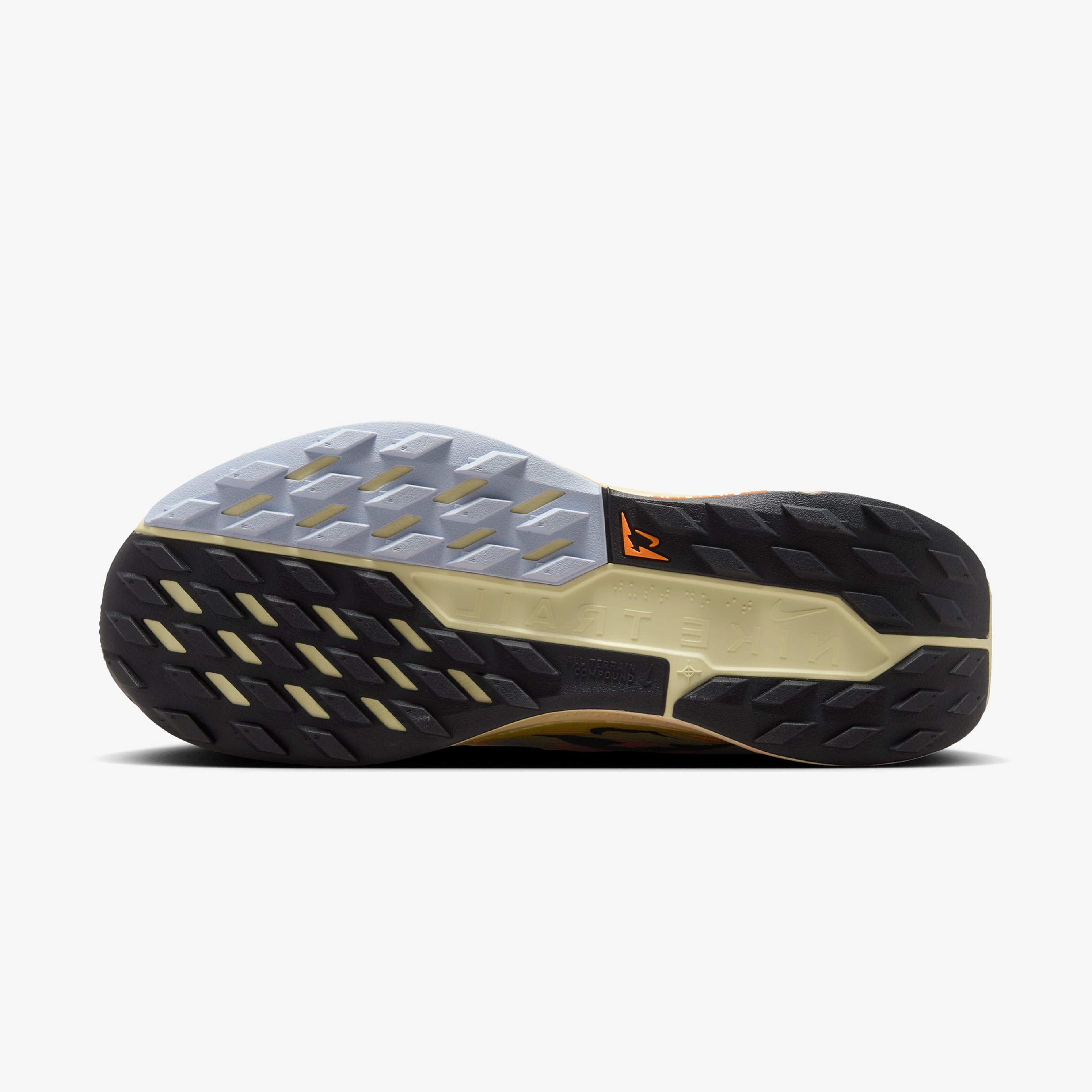 Nike Pegasus Trail 5 Kadın Turuncu Koşu Ayakkabısı