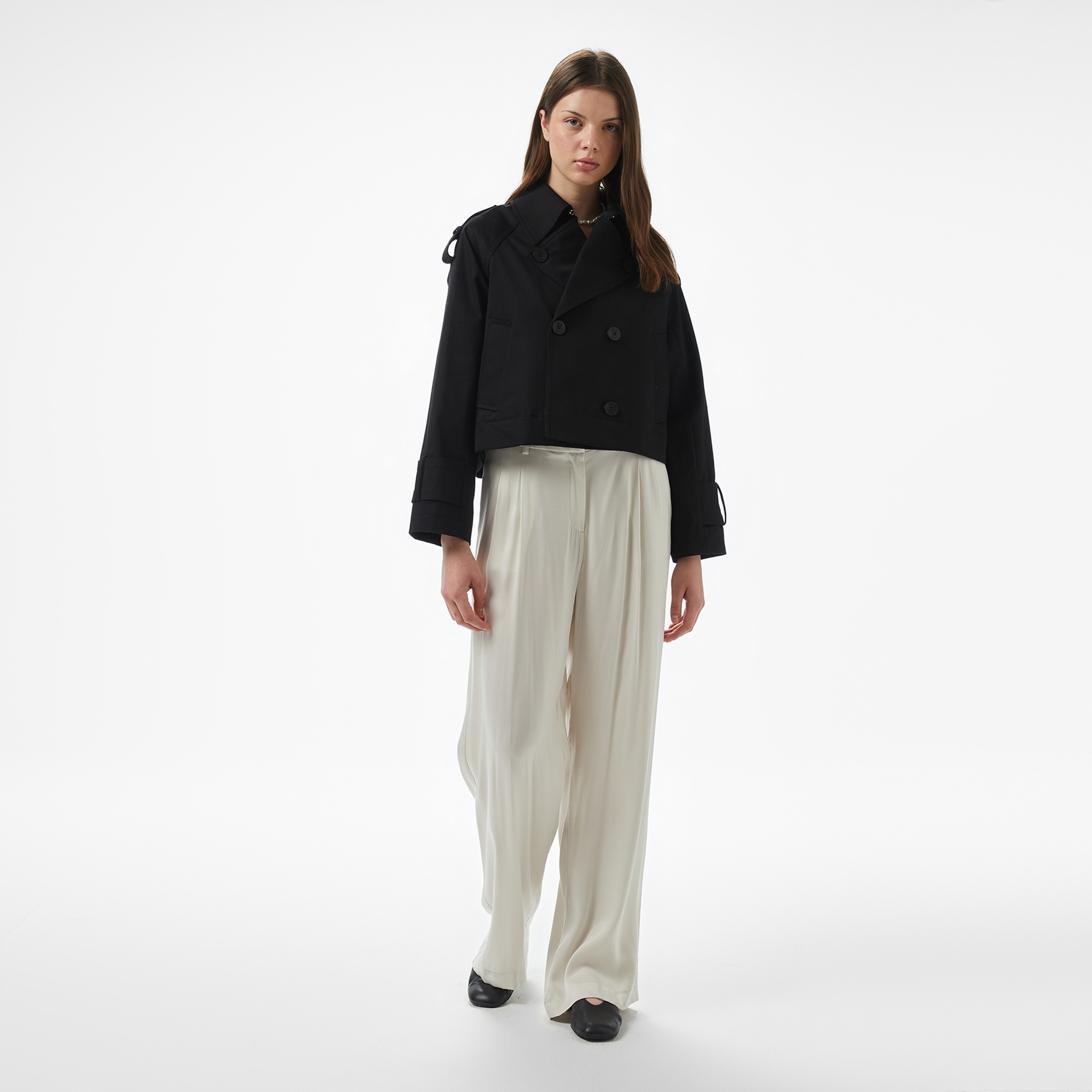 Brooks Brothers Robası Metal Logo Detaylı Kruvaze Kısa Kadın Siyah Trençkot