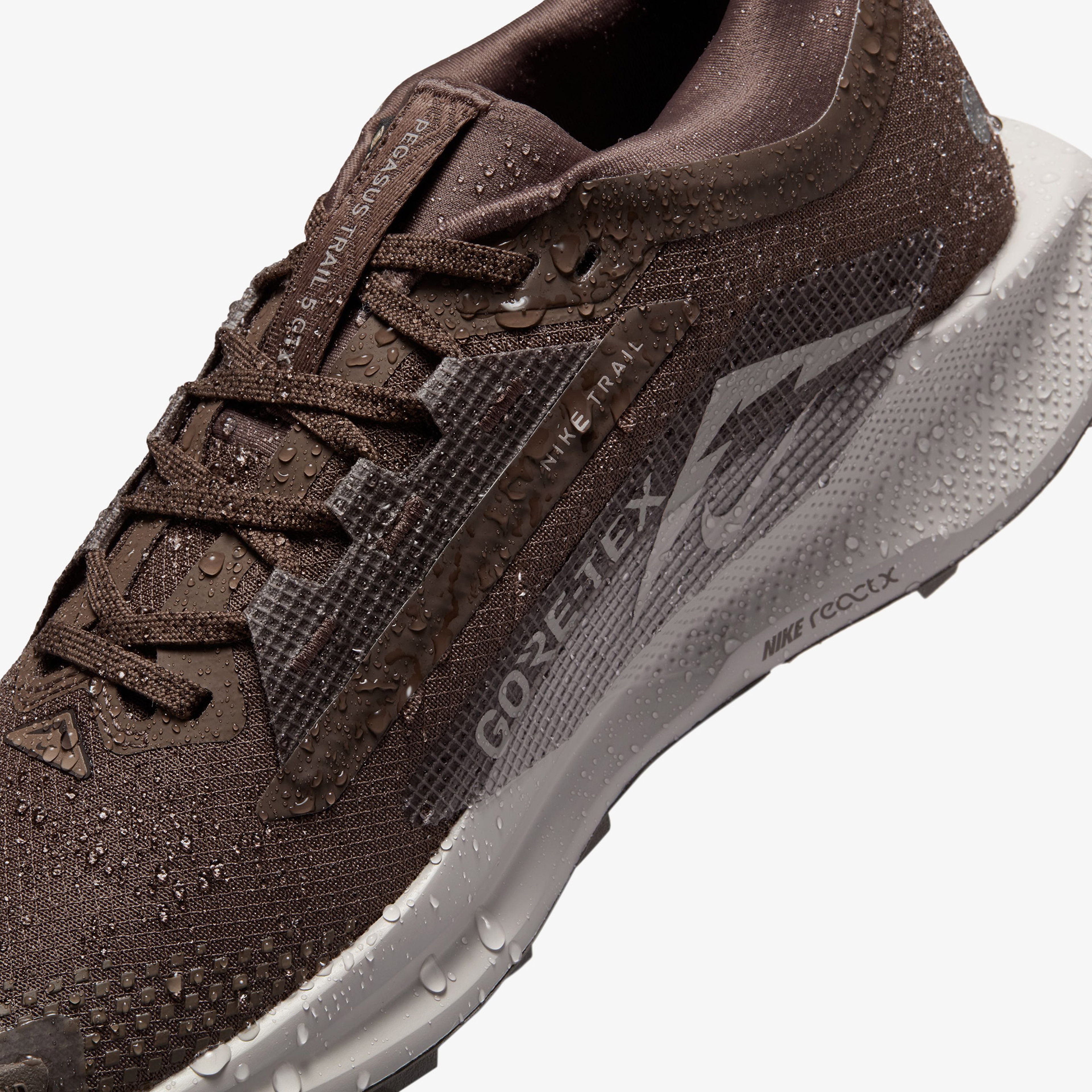 Nike Pegasus Trail 5 Gore-Tex Kadın Kahverengi Koşu Ayakkabısı