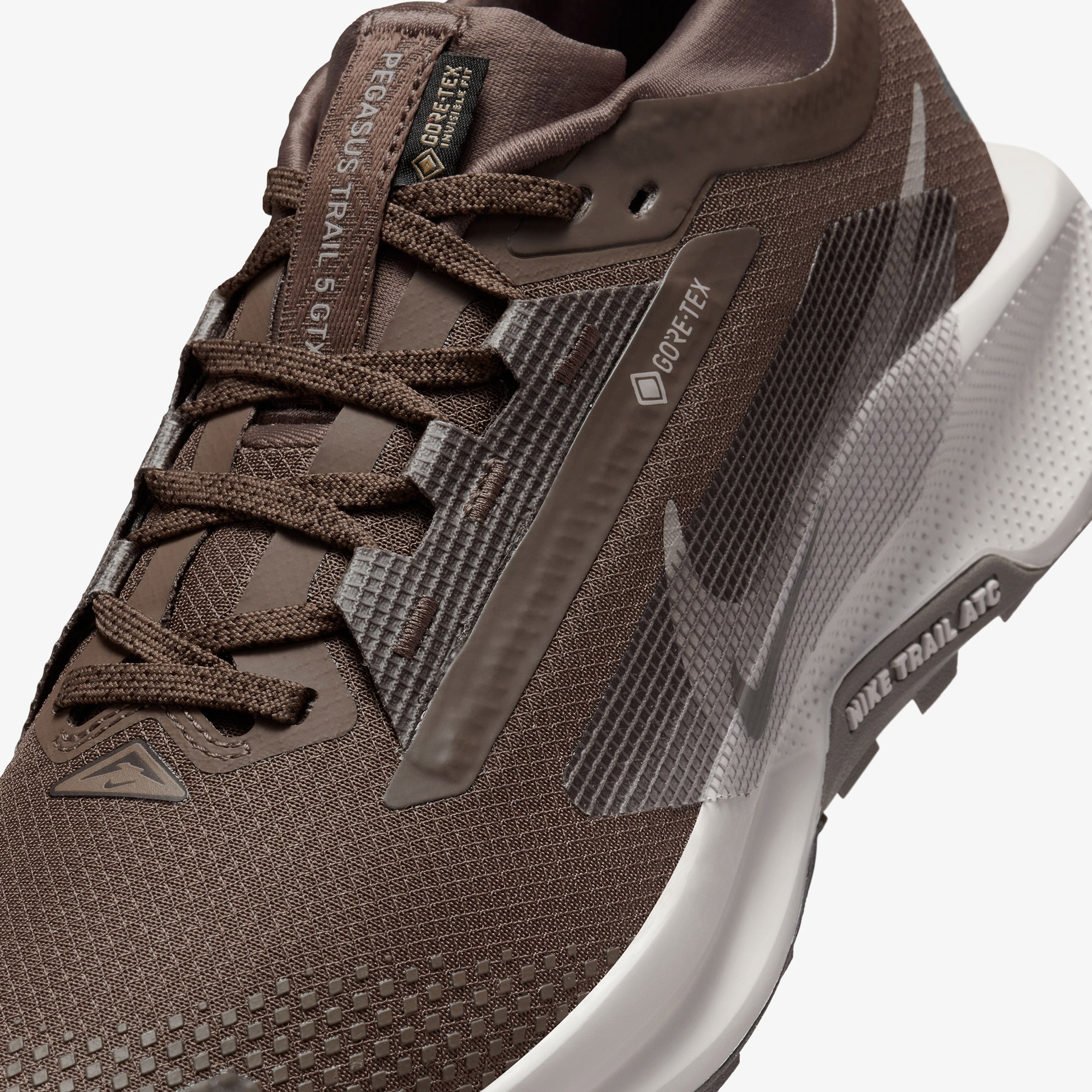 Nike Pegasus Trail 5 Gore-Tex Kadın Kahverengi Koşu Ayakkabısı