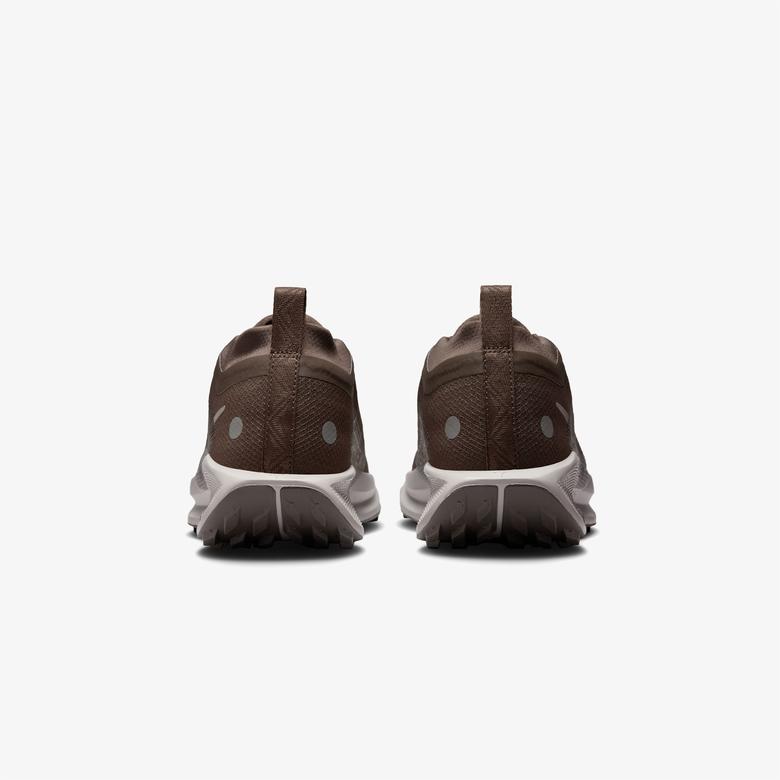Nike Pegasus Trail 5 Gore-Tex Kadın Kahverengi Koşu Ayakkabısı