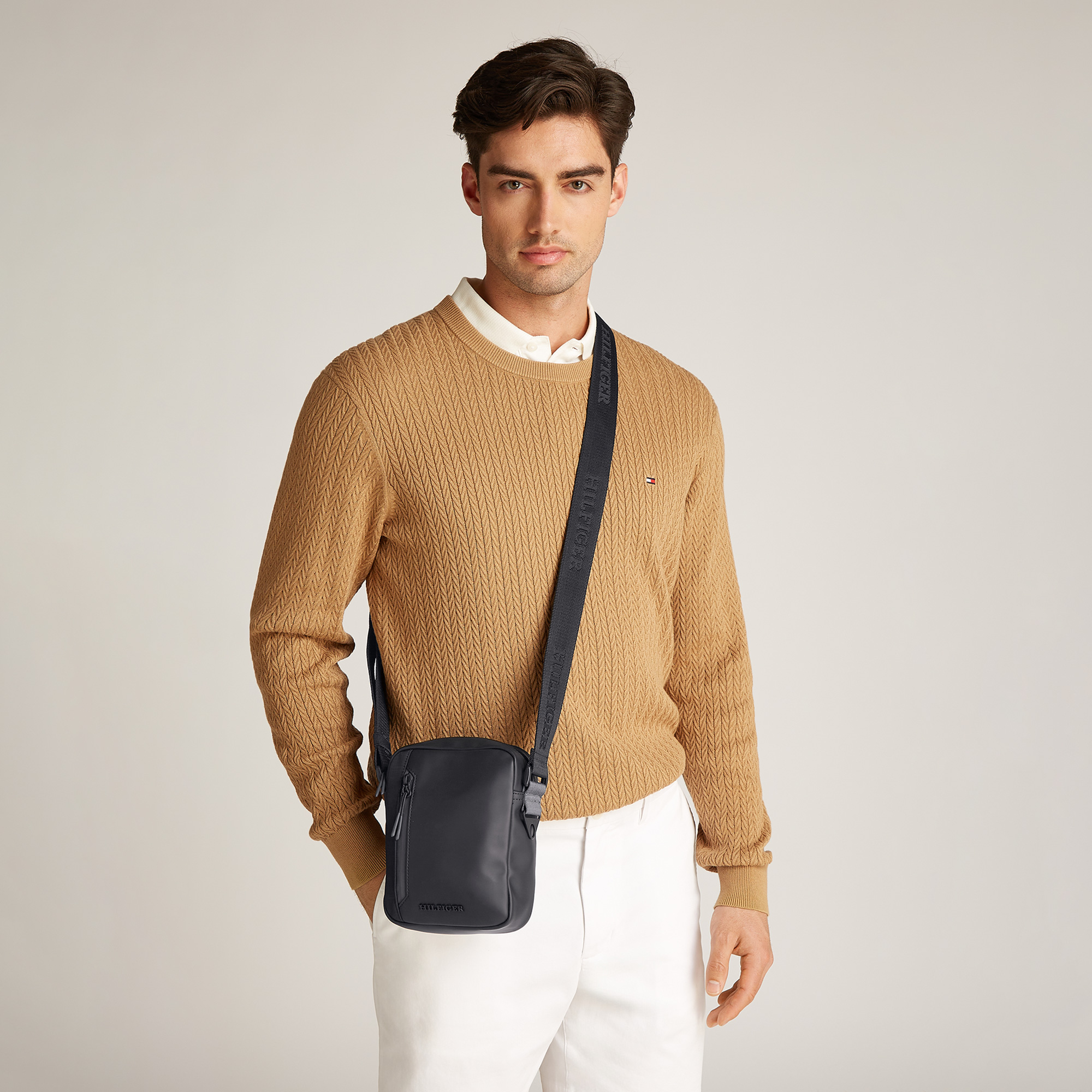 Tommy Hilfiger Seaonal Mini Erkek Siyah Çapraz Çanta