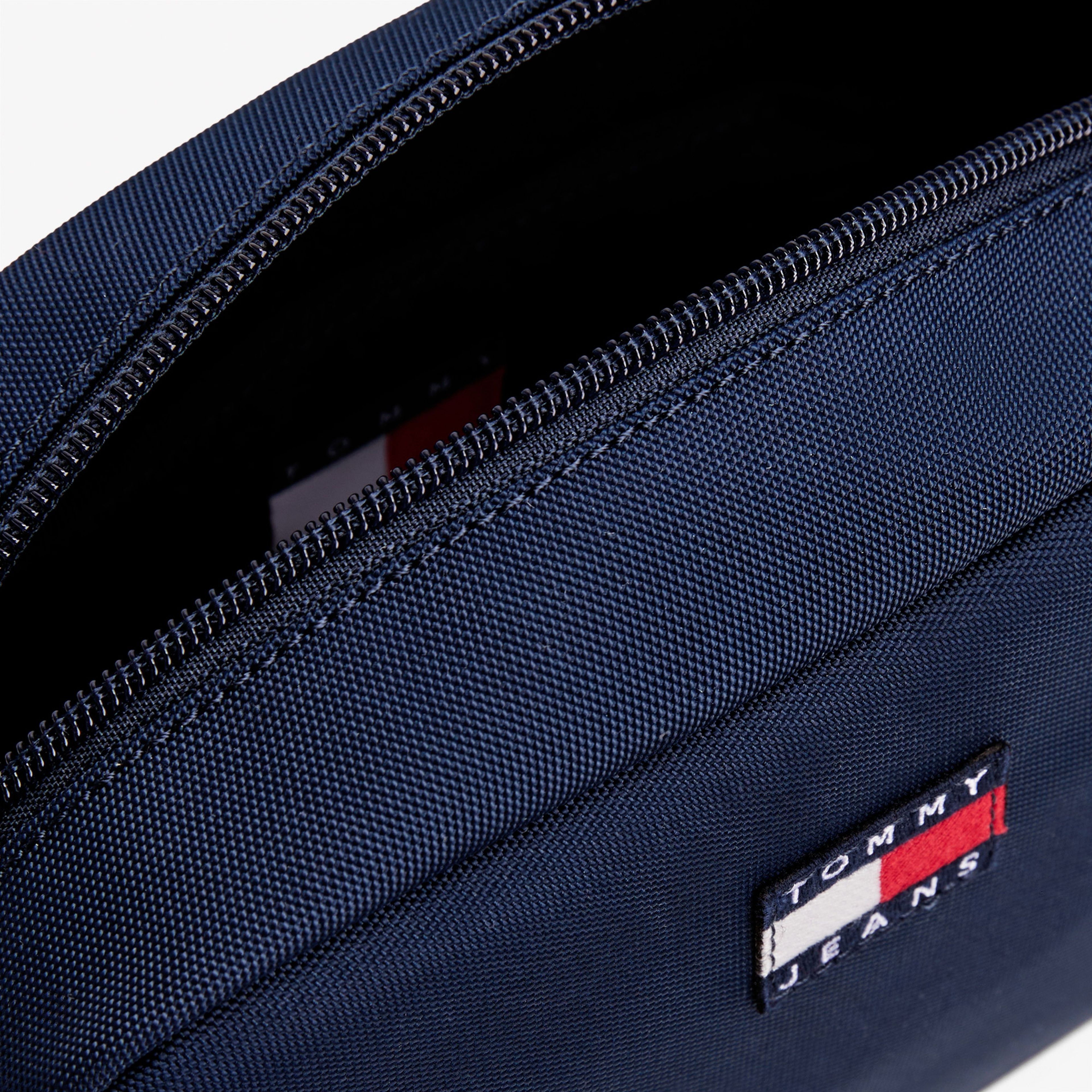 Tommy Jeans Daily Kadın Lacivert Çapraz Çanta
