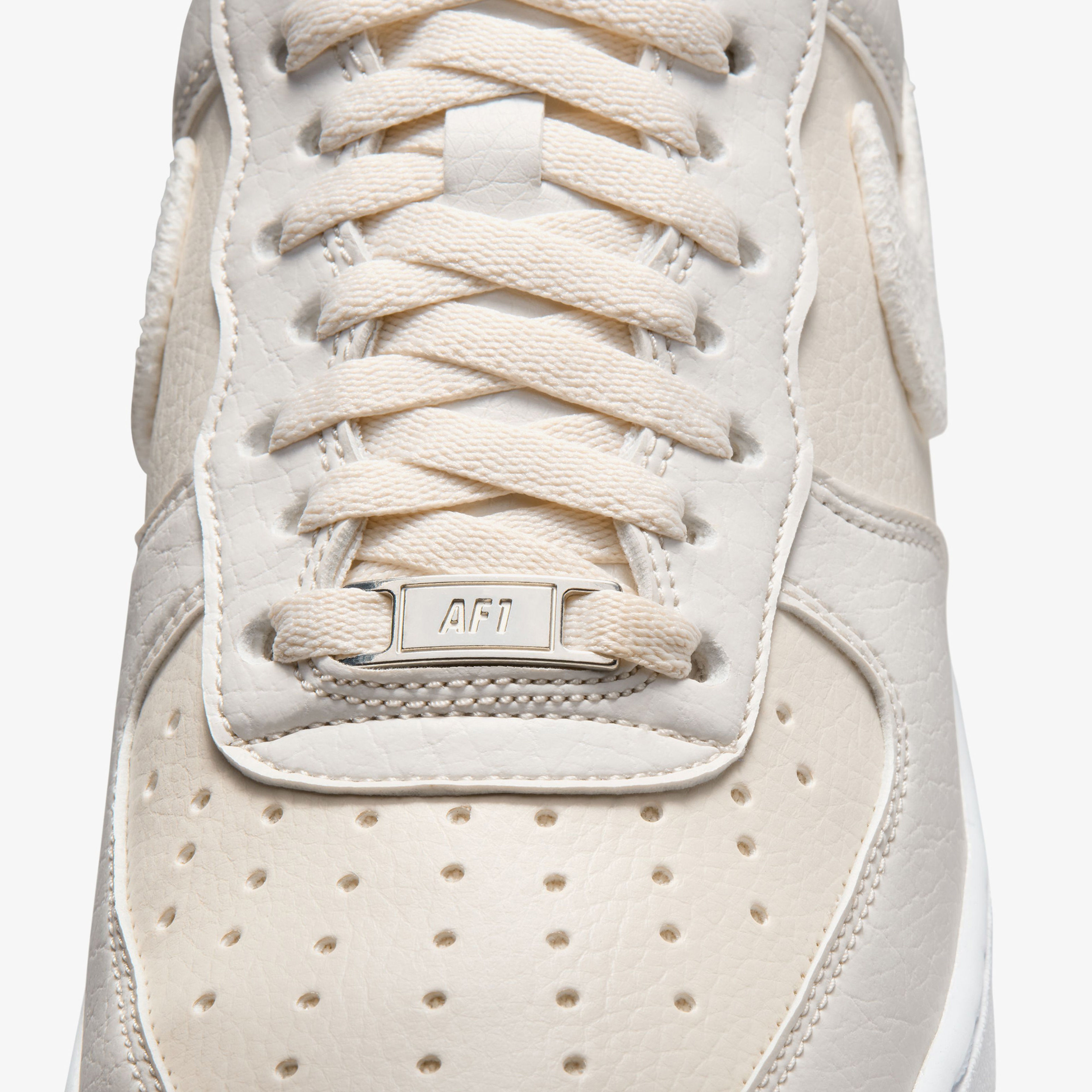 Nike Air Force 1 '07 Next Nature Kadın Krem Rengi Spor Ayakkabı