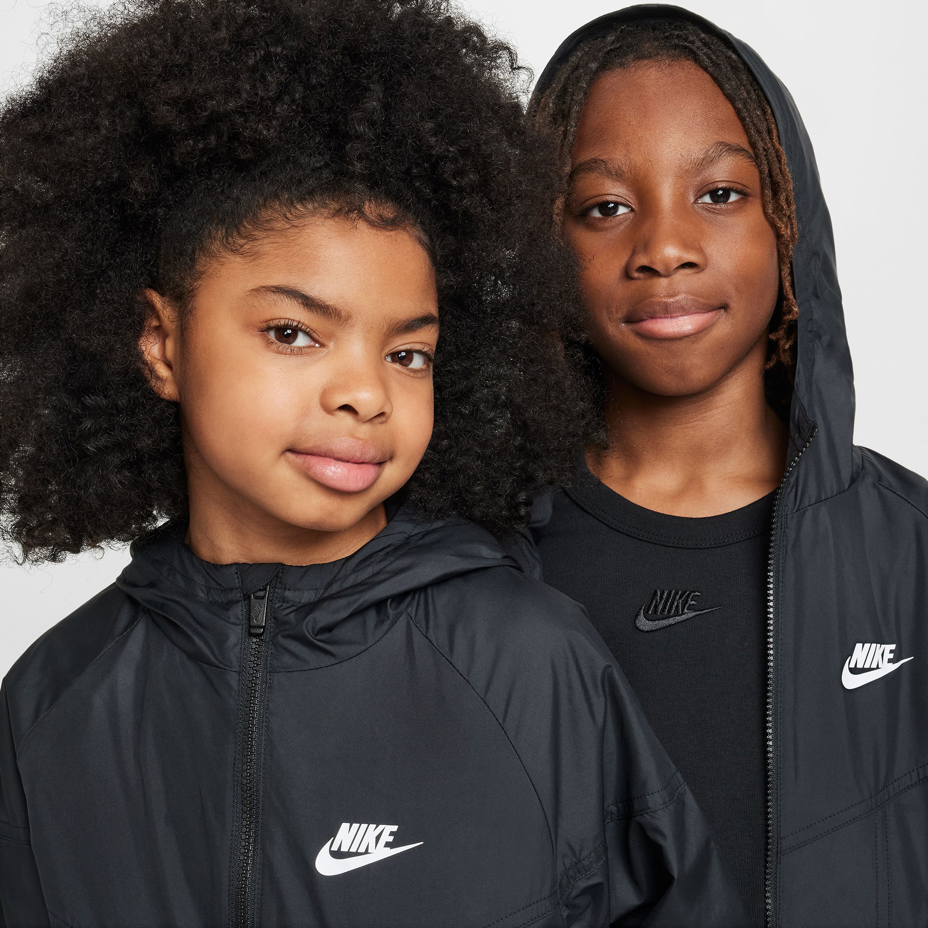 Nike Sportswear Windrunner Çocuk Siyah Yağmurluk