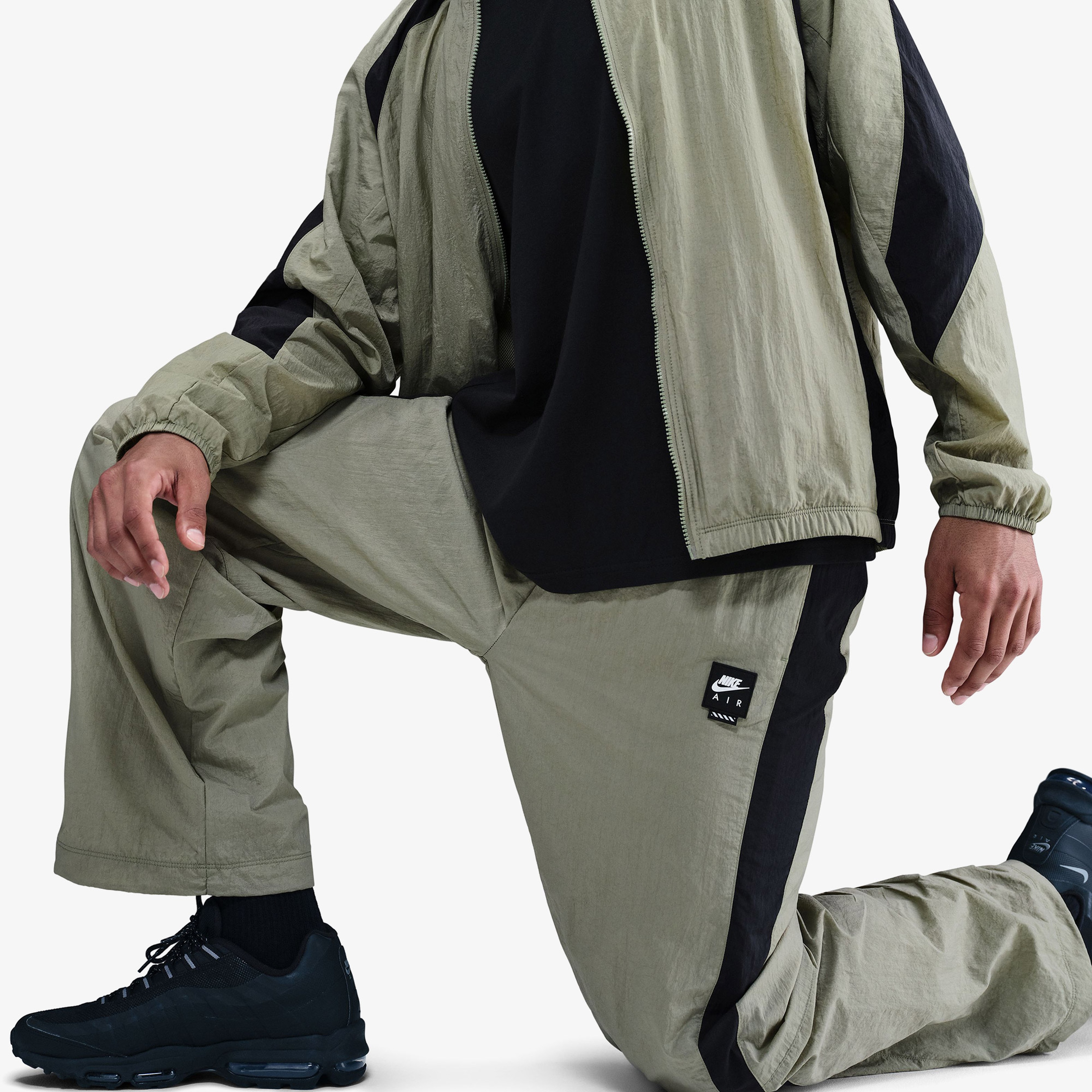 Nike Air Woven Erkek Yeşil Eşofman Altı