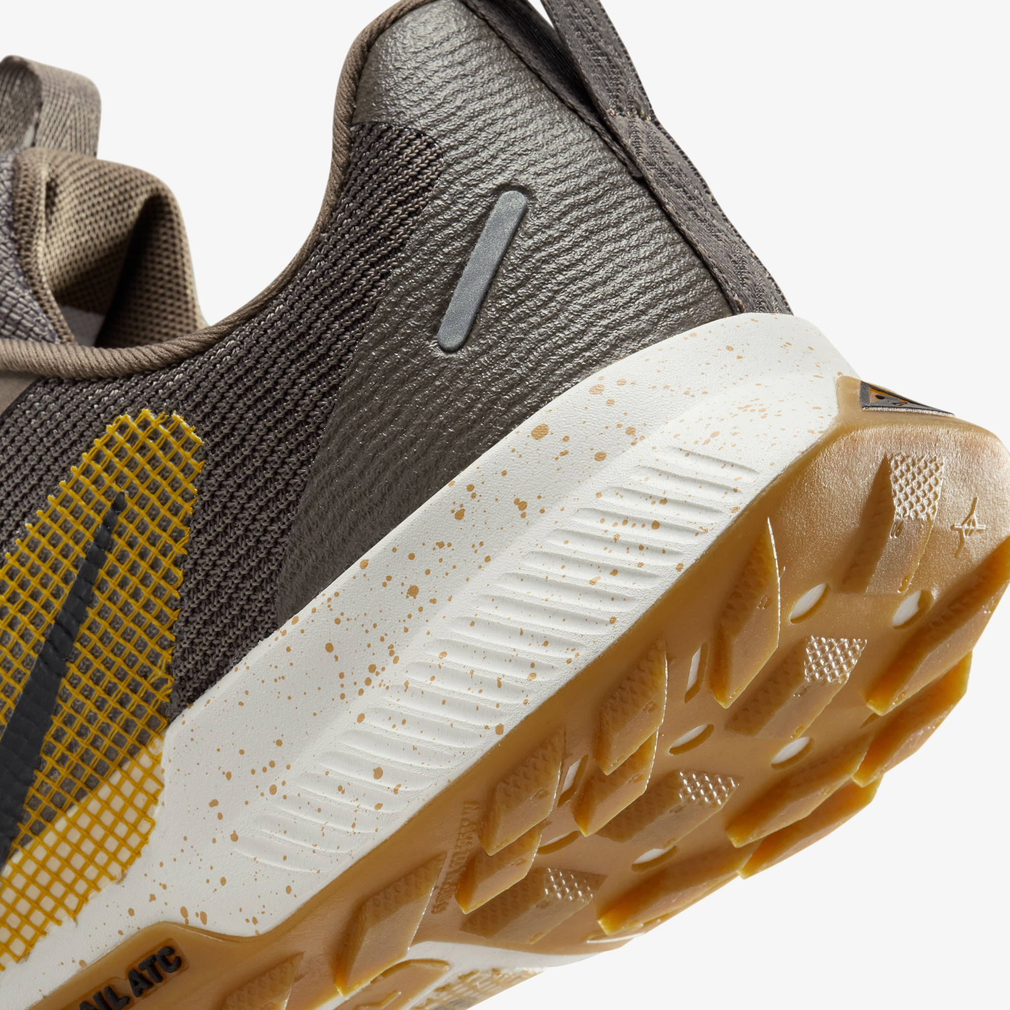 Nike Juniper Trail 3 Kadın Kahverengi Koşu Ayakkabısı41FQ0902